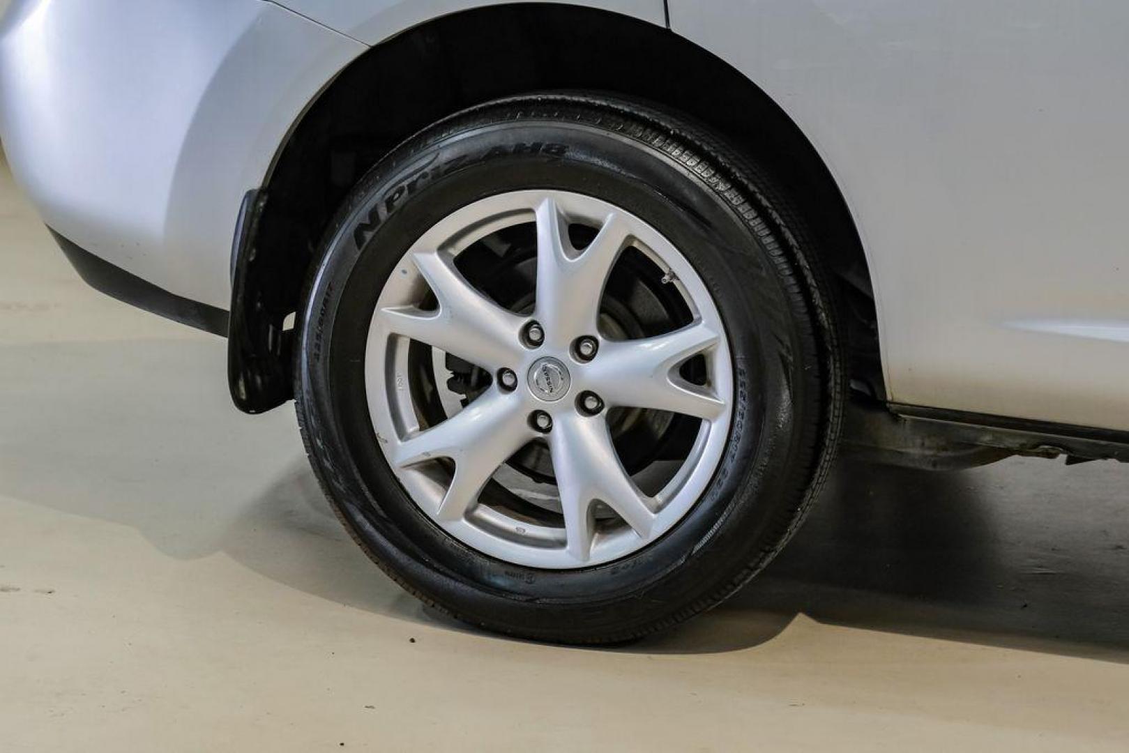 2009 Brilliant Silver Metallic /Gray Nissan Rogue SL (JN8AS58T49W) with an 2.5L 4-Cylinder DOHC 16V engine, CVT transmission, located at 15300 Midway Rd., Addison, TX, 75001, (972) 702-0011, 32.958321, -96.838074 - Photo#49