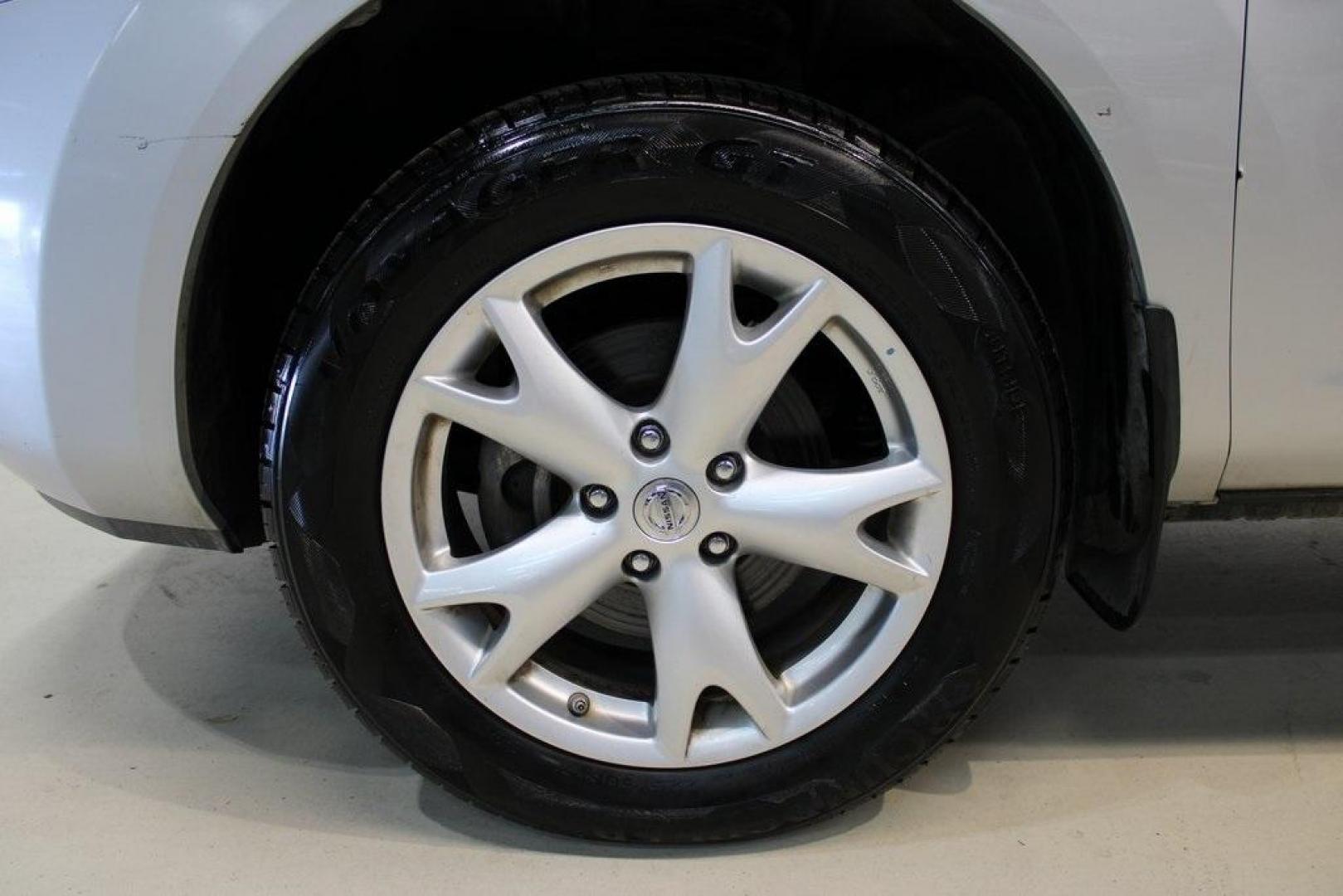 2009 Brilliant Silver Metallic /Gray Nissan Rogue SL (JN8AS58T49W) with an 2.5L 4-Cylinder DOHC 16V engine, CVT transmission, located at 15300 Midway Rd., Addison, TX, 75001, (972) 702-0011, 32.958321, -96.838074 - Introducing the 2009 Nissan Rogue, now available at Midway Auto Group in Addison, Texas. This compact crossover offers a blend of performance, comfort, and practicality, making it an excellent choice for drivers seeking versatility in their daily commute and weekend adventures.<br><br>Key Features:< - Photo#9