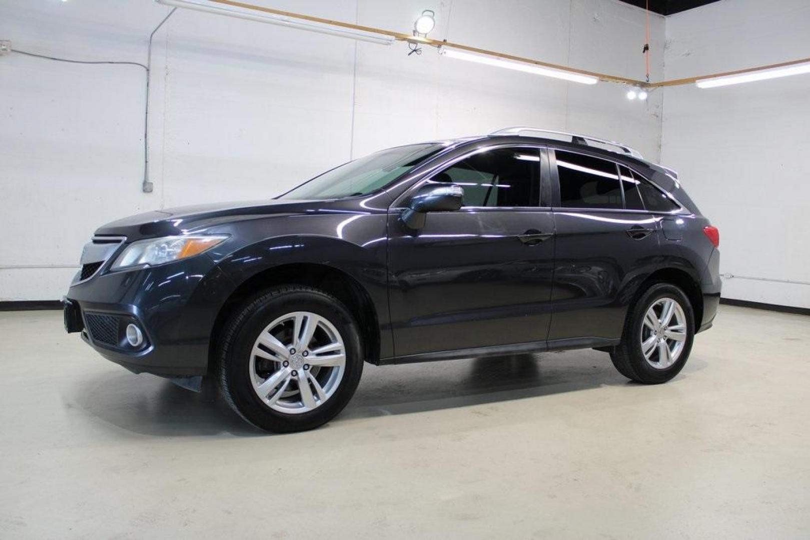 2015 Graphite Luster Metallic /Parchment Acura RDX Technology Package (5J8TB4H53FL) with an 3.5L V6 SOHC i-VTEC 24V engine, Automatic transmission, located at 15300 Midway Rd., Addison, TX, 75001, (972) 702-0011, 32.958321, -96.838074 - HOME OF THE NO HAGGLE PRICE - WHOLESALE PRICES TO THE PUBLIC!! RDX Technology Package, 4D Sport Utility, 3.5L V6 SOHC i-VTEC 24V, 6-Speed Automatic, AWD, Gray, Leather.<br><br>Gray 2015 Acura RDX Technology Package<br><br>19/27 City/Highway MPG<br><br>Awards:<br> * 2015 KBB.com 10 Best Luxury Cars - Photo#4