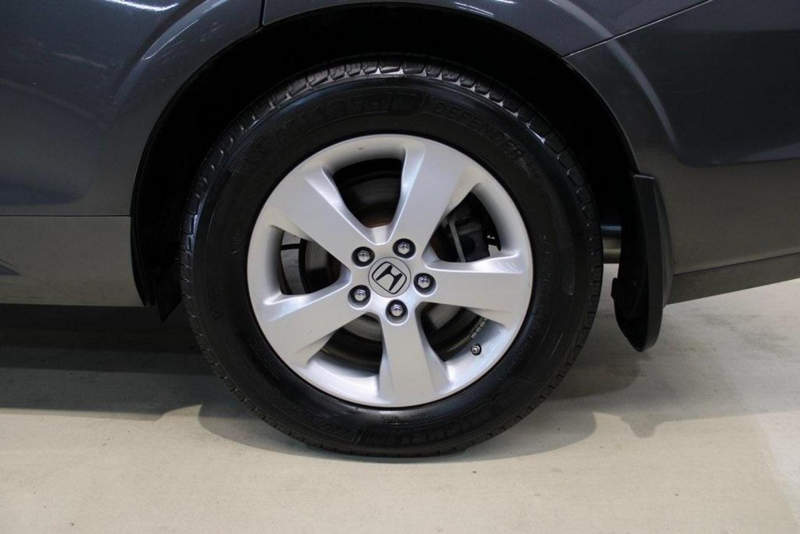 2010 Alabaster Silver Metallic /grey Honda Accord Crosstour EX (5J6TF1H33AL) with an 3.5L V6 SOHC i-VTEC 24V engine, Automatic transmission, located at 15300 Midway Rd., Addison, TX, 75001, (972) 702-0011, 32.958321, -96.838074 - HOME OF THE NO HAGGLE PRICE - WHOLESALE PRICES TO THE PUBLIC!! Accord Crosstour EX, 4D Sport Utility, 3.5L V6 SOHC i-VTEC 24V, 5-Speed Automatic, FWD, Silver, Cloth.<br><br>Silver 2010 Honda Accord Crosstour EX<br><br>18/27 City/Highway MPG<br><br><br>At Midway Auto Group, we strive to provide you w - Photo#9