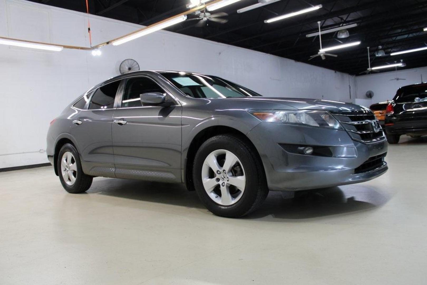 2010 Alabaster Silver Metallic /grey Honda Accord Crosstour EX (5J6TF1H33AL) with an 3.5L V6 SOHC i-VTEC 24V engine, Automatic transmission, located at 15300 Midway Rd., Addison, TX, 75001, (972) 702-0011, 32.958321, -96.838074 - HOME OF THE NO HAGGLE PRICE - WHOLESALE PRICES TO THE PUBLIC!! Accord Crosstour EX, 4D Sport Utility, 3.5L V6 SOHC i-VTEC 24V, 5-Speed Automatic, FWD, Silver, Cloth.<br><br>Silver 2010 Honda Accord Crosstour EX<br><br>18/27 City/Highway MPG<br><br><br>At Midway Auto Group, we strive to provide you w - Photo#6