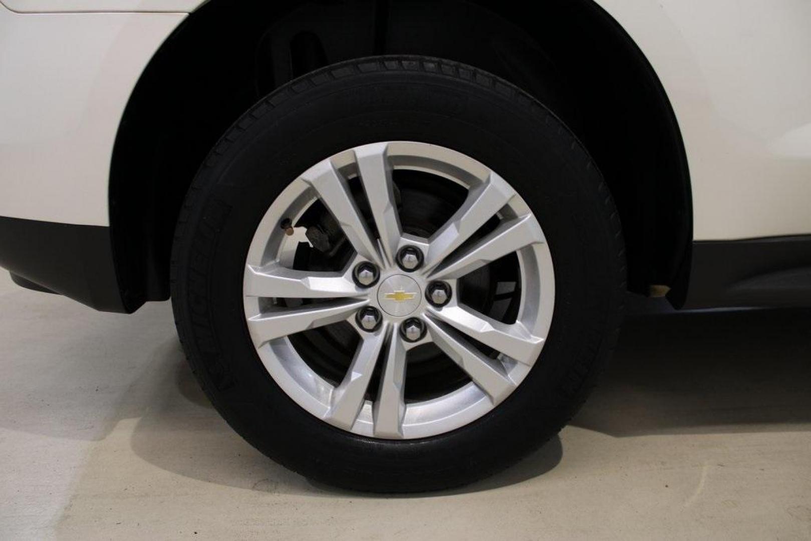 2014 White Diamond Tricoat /Jet Black Chevrolet Equinox LT (1GNALBEK5EZ) with an 2.4L 4-Cylinder SIDI DOHC engine, Automatic transmission, located at 15300 Midway Rd., Addison, TX, 75001, (972) 702-0011, 32.958321, -96.838074 - Introducing the 2014 Chevrolet Equinox LT 1LT, now available at Midway Auto Group in Addison, Texas. This versatile SUV offers a comfortable ride, ample space, and modern features, making it an excellent choice for families and individuals alike.<br><br>Key Features:<br><br>Engine: 2.4L 4-Cylinder S - Photo#10