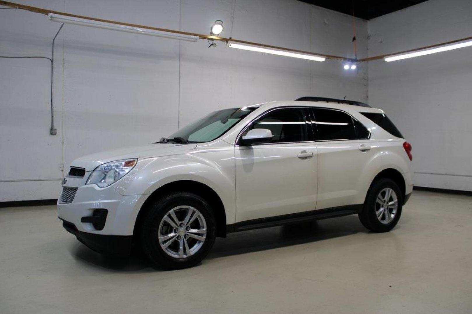 2014 White Diamond Tricoat /Jet Black Chevrolet Equinox LT (1GNALBEK5EZ) with an 2.4L 4-Cylinder SIDI DOHC engine, Automatic transmission, located at 15300 Midway Rd., Addison, TX, 75001, (972) 702-0011, 32.958321, -96.838074 - Introducing the 2014 Chevrolet Equinox LT 1LT, now available at Midway Auto Group in Addison, Texas. This versatile SUV offers a comfortable ride, ample space, and modern features, making it an excellent choice for families and individuals alike.<br><br>Key Features:<br><br>Engine: 2.4L 4-Cylinder S - Photo#4