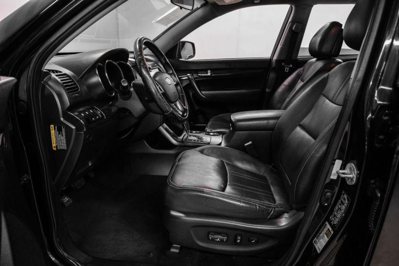 2012 Ebony Black /Black Kia Sorento EX (5XYKU4A29CG) with an 3.5L V6 DOHC Dual CVVT engine, Automatic transmission, located at 15300 Midway Rd., Addison, TX, 75001, (972) 702-0011, 32.958321, -96.838074 - Photo#3