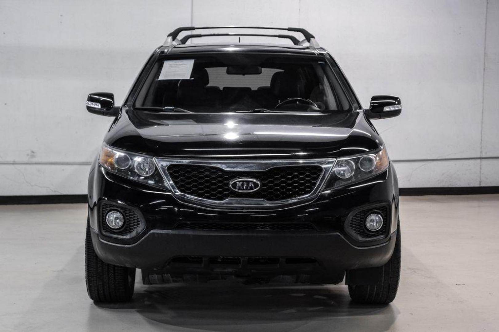 2012 Ebony Black /Black Kia Sorento EX (5XYKU4A29CG) with an 3.5L V6 DOHC Dual CVVT engine, Automatic transmission, located at 15300 Midway Rd., Addison, TX, 75001, (972) 702-0011, 32.958321, -96.838074 - Photo#5