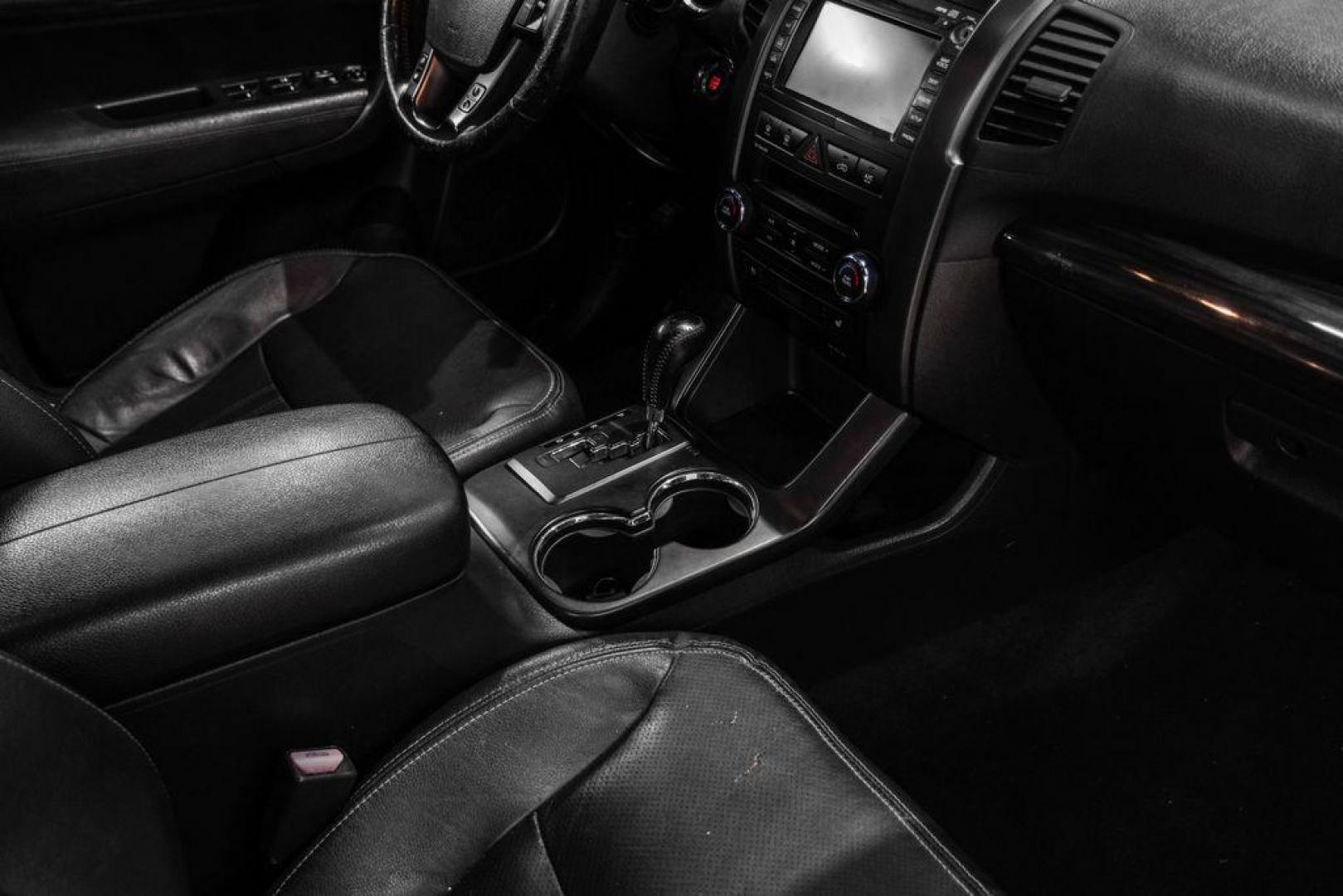 2012 Ebony Black /Black Kia Sorento EX (5XYKU4A29CG) with an 3.5L V6 DOHC Dual CVVT engine, Automatic transmission, located at 15300 Midway Rd., Addison, TX, 75001, (972) 702-0011, 32.958321, -96.838074 - Photo#21