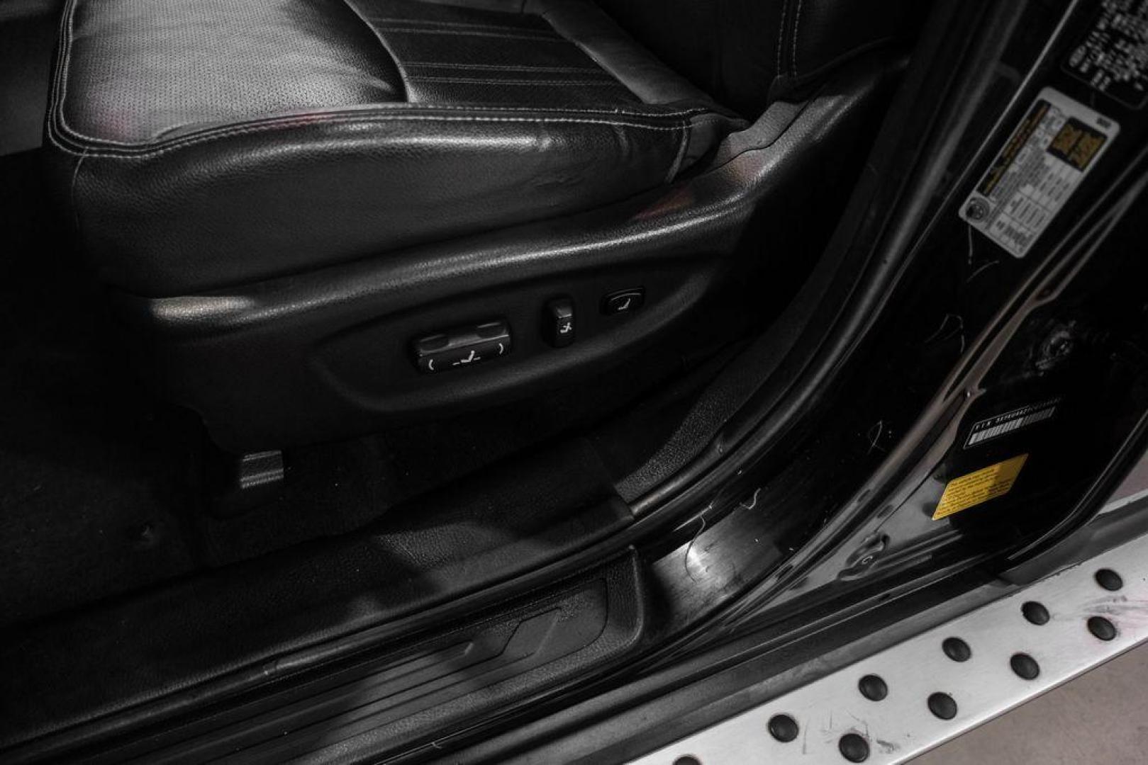 2012 Ebony Black /Black Kia Sorento EX (5XYKU4A29CG) with an 3.5L V6 DOHC Dual CVVT engine, Automatic transmission, located at 15300 Midway Rd., Addison, TX, 75001, (972) 702-0011, 32.958321, -96.838074 - Photo#30