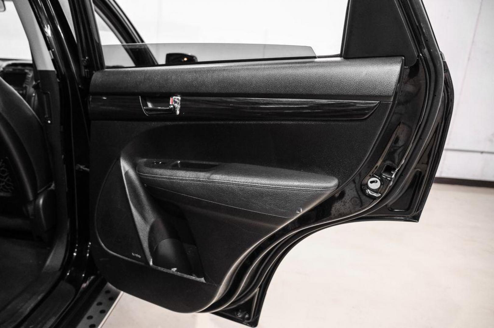 2012 Ebony Black /Black Kia Sorento EX (5XYKU4A29CG) with an 3.5L V6 DOHC Dual CVVT engine, Automatic transmission, located at 15300 Midway Rd., Addison, TX, 75001, (972) 702-0011, 32.958321, -96.838074 - Photo#43