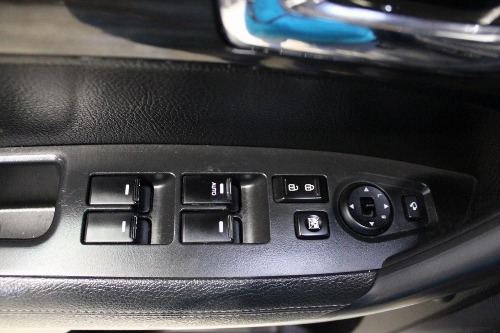 2012 Ebony Black /Black Kia Sorento EX (5XYKU4A29CG) with an 3.5L V6 DOHC Dual CVVT engine, Automatic transmission, located at 15300 Midway Rd., Addison, TX, 75001, (972) 702-0011, 32.958321, -96.838074 - Introducing the 2012 Kia Sorento EX, now available at Midway Auto Group in Addison, Texas. This midsize SUV offers a compelling blend of performance, comfort, and advanced features, making it an excellent choice for families and individuals seeking versatility and reliability.<br><br>Key Features:<b - Photo#27