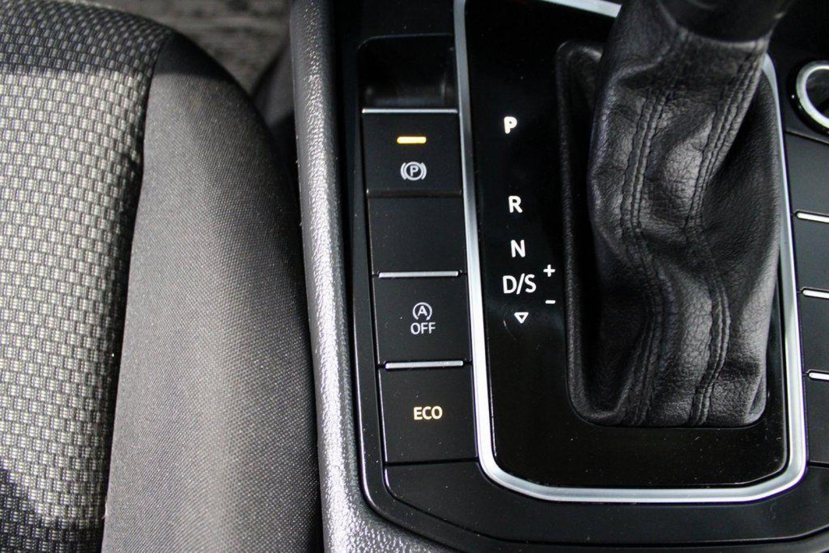 2020 Silk /Black Volkswagen Jetta 1.4T S (3VWCB7BU6LM) with an 1.4L TSI engine, Automatic transmission, located at 15300 Midway Rd., Addison, TX, 75001, (972) 702-0011, 32.958321, -96.838074 - HOME OF THE NO HAGGLE PRICE - WHOLESALE PRICES TO THE PUBLIC!! Priced below KBB Fair Purchase Price!<br><br>Blue Silk Metallic 2020 Volkswagen Jetta 1.4T S<br><br>30/40 City/Highway MPG<br><br>Awards:<br> * 2020 KBB.com 10 Coolest New Cars Under $20,000<br><br>At Midway Auto Group, we strive to pro - Photo#20