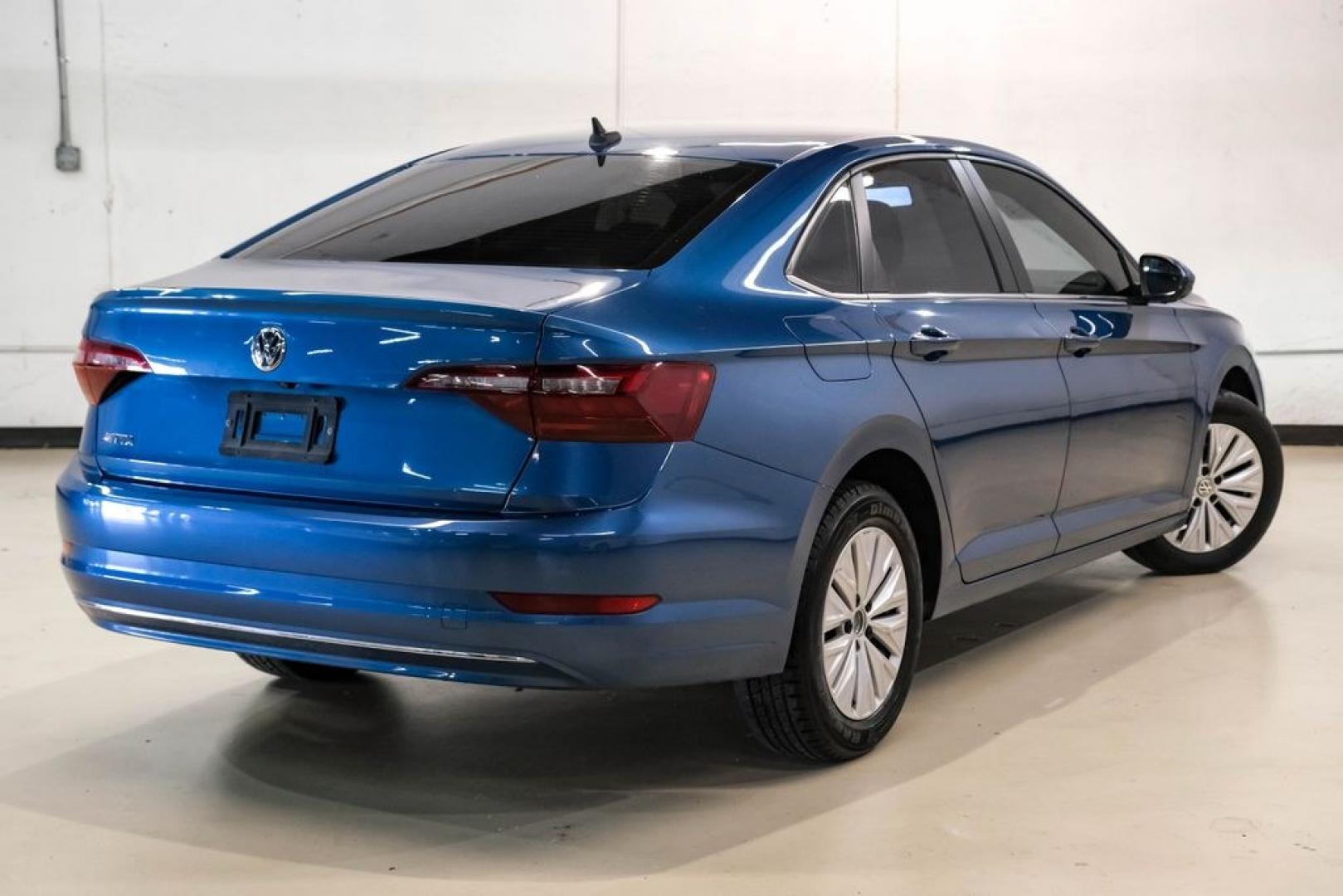 2020 Silk /Black Volkswagen Jetta 1.4T S (3VWCB7BU6LM) with an 1.4L TSI engine, Automatic transmission, located at 15300 Midway Rd., Addison, TX, 75001, (972) 702-0011, 32.958321, -96.838074- Photo#7