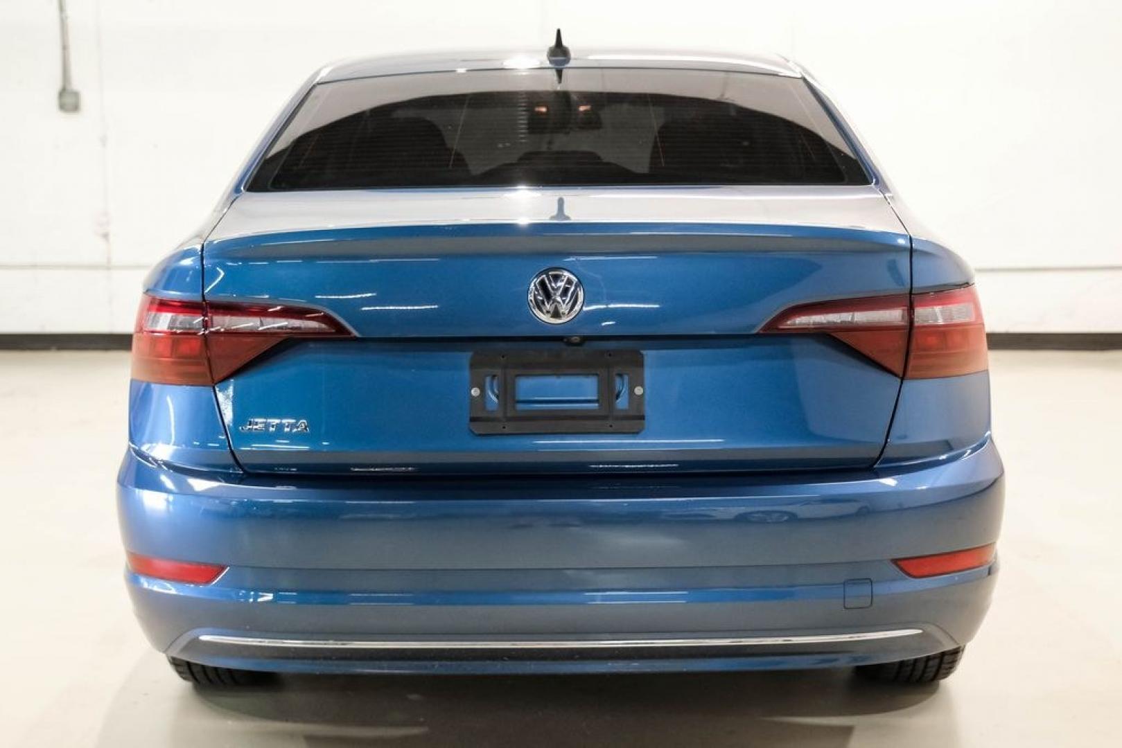 2020 Silk /Black Volkswagen Jetta 1.4T S (3VWCB7BU6LM) with an 1.4L TSI engine, Automatic transmission, located at 15300 Midway Rd., Addison, TX, 75001, (972) 702-0011, 32.958321, -96.838074- Photo#8