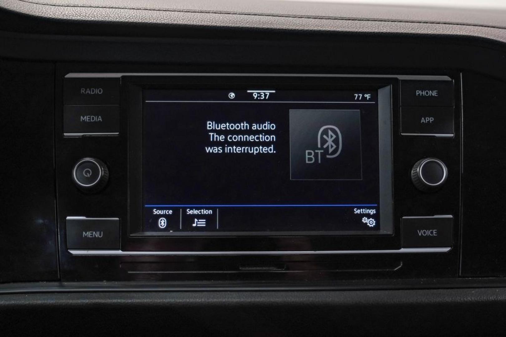 2020 Silk /Black Volkswagen Jetta 1.4T S (3VWCB7BU6LM) with an 1.4L TSI engine, Automatic transmission, located at 15300 Midway Rd., Addison, TX, 75001, (972) 702-0011, 32.958321, -96.838074- Photo#27