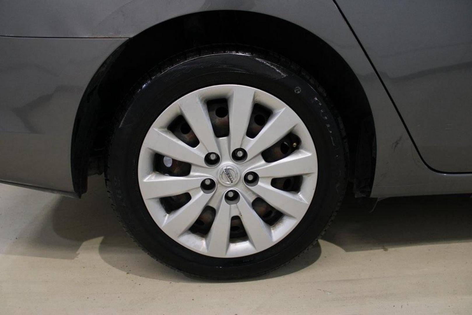 2019 Gun Metallic /Charcoal Nissan Sentra S (3N1AB7AP3KY) with an 1.8L 4-Cylinder DOHC 16V engine, CVT transmission, located at 15300 Midway Rd., Addison, TX, 75001, (972) 702-0011, 32.958321, -96.838074 - Photo#10