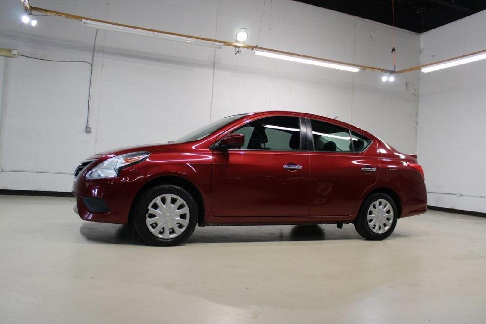 2019 Cayenne Red Metallic /Charcoal Nissan Versa 1.6 SV (3N1CN7AP8KL) with an 1.6L 4-Cylinder DOHC 16V engine, CVT transmission, located at 15300 Midway Rd., Addison, TX, 75001, (972) 702-0011, 32.958321, -96.838074 - Photo#3