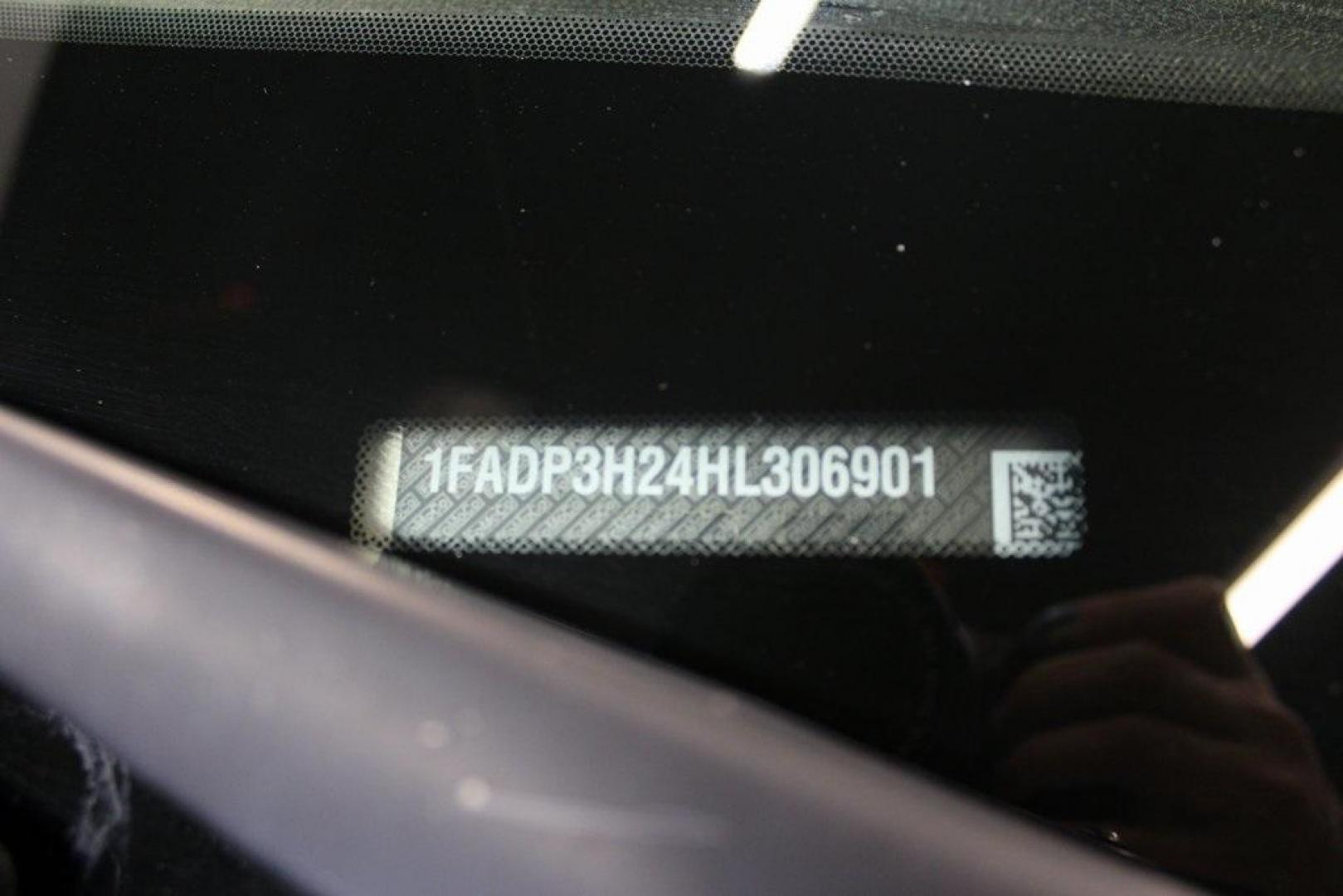 2017 White Gold /Charcoal Black Ford Focus SEL (1FADP3H24HL) with an I4 engine, Automatic transmission, located at 15300 Midway Rd., Addison, TX, 75001, (972) 702-0011, 32.958321, -96.838074 - Photo#28