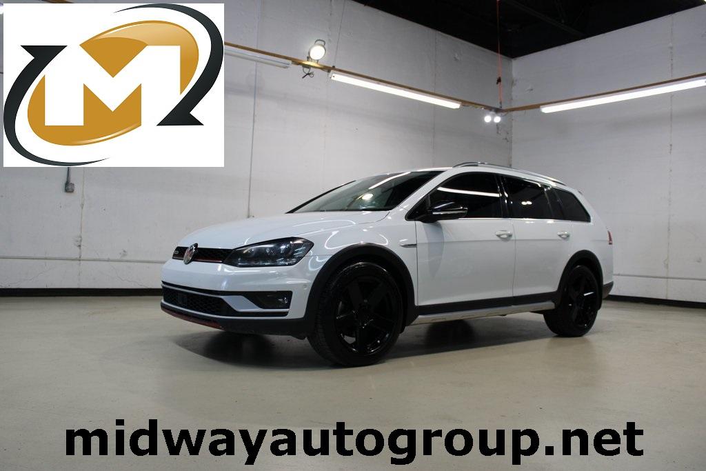 photo of 2017 Volkswagen Golf Alltrack TSI SE 4Motion
