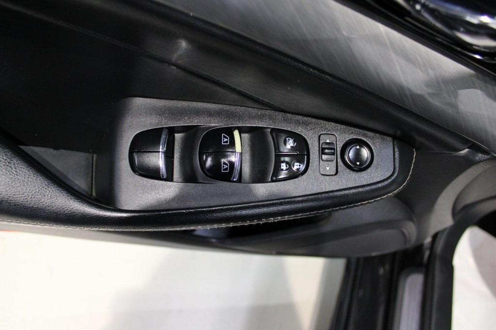 2017 Super Black /Charcoal Nissan Maxima 3.5 SV (1N4AA6AP2HC) with an 3.5L V6 DOHC 24V engine, CVT transmission, located at 15300 Midway Rd., Addison, TX, 75001, (972) 702-0011, 32.958321, -96.838074 - Photo#31