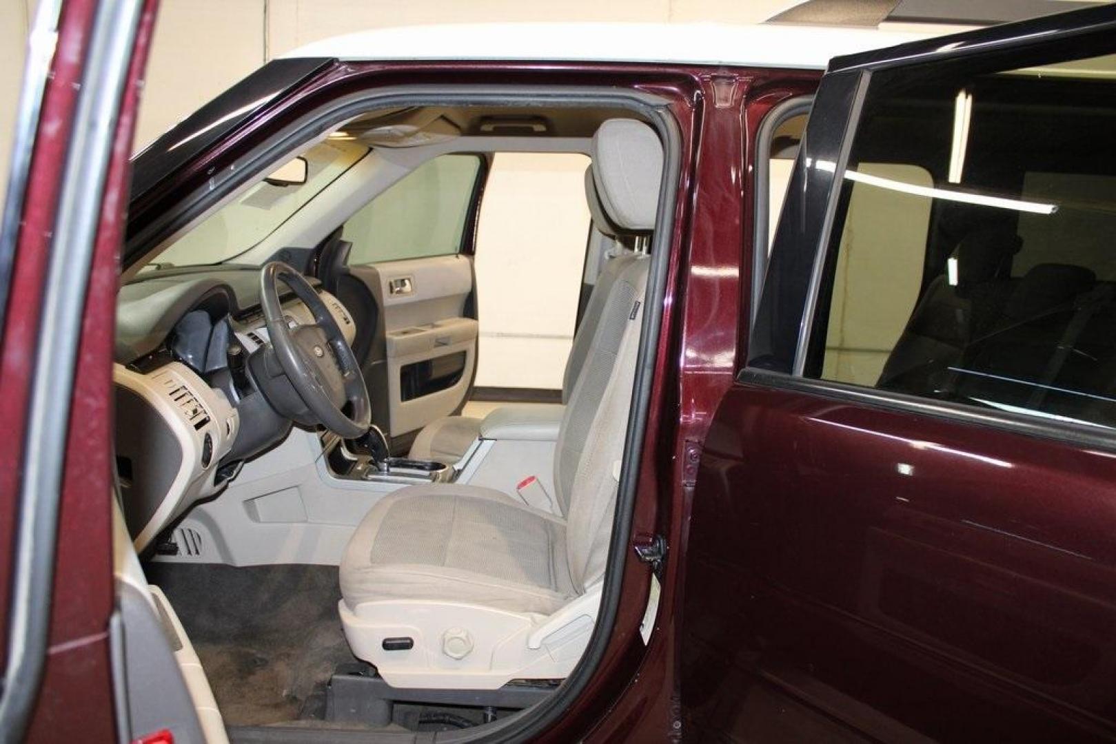 2011 Bordeaux Reserve Red Metallic Ford Flex SE (2FMGK5BC5BB) with an Duratec 3.5L V6 engine, Automatic transmission, located at 15300 Midway Rd., Addison, TX, 75001, (972) 702-0011, 32.958321, -96.838074 - Photo#12