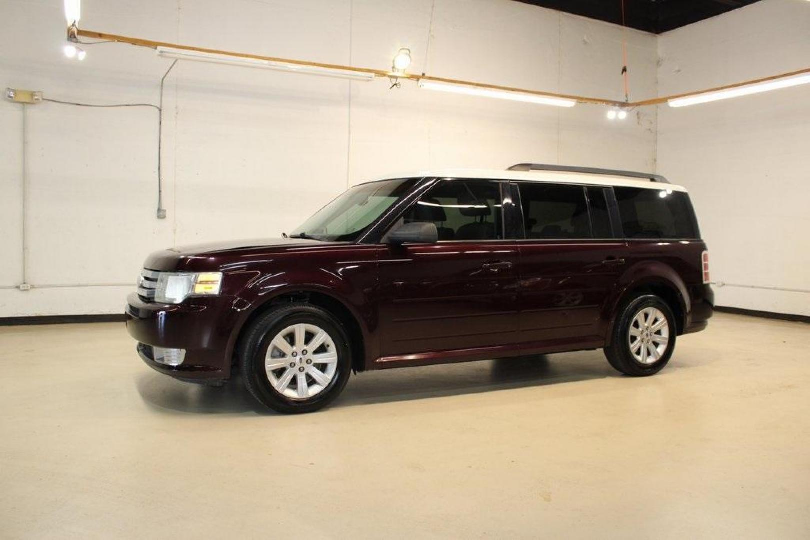2011 Bordeaux Reserve Red Metallic Ford Flex SE (2FMGK5BC5BB) with an Duratec 3.5L V6 engine, Automatic transmission, located at 15300 Midway Rd., Addison, TX, 75001, (972) 702-0011, 32.958321, -96.838074 - Photo#4
