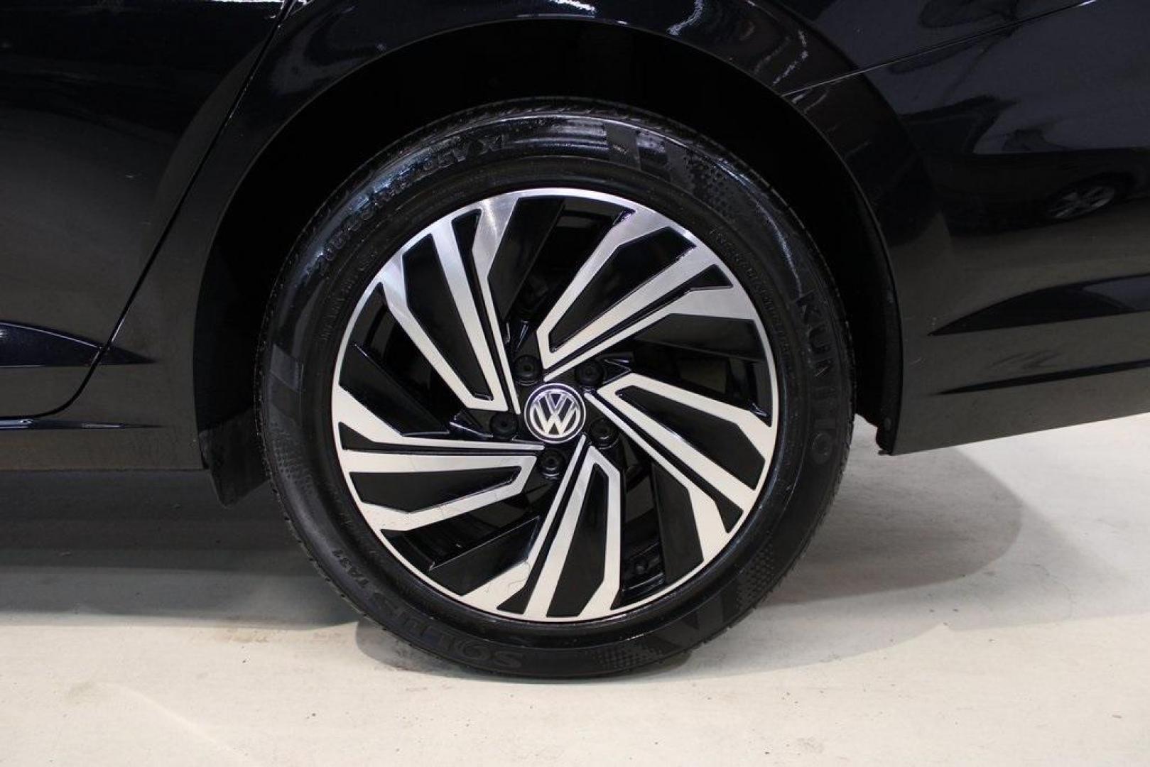 2020 Deep Black Pearl Metallic /Dark Beige/Black Volkswagen Jetta SEL Premium (3VWG57BU8LM) with an 1.4L TSI engine, Automatic transmission, located at 15300 Midway Rd., Addison, TX, 75001, (972) 702-0011, 32.958321, -96.838074 - HOME OF THE NO HAGGLE PRICE - WHOLESALE PRICES TO THE PUBLIC!! Navigation, Backup Camera, Leather Seats, Sunroof / Moonroof, non smoker, Jetta SEL, 4D Sedan, 1.4L TSI, 8-Speed Automatic, FWD, Black, Dark Beige/Black Leather.<br><br>Black 2020 Volkswagen Jetta SEL Premium<br><br>Recent Arrival! 30/40 - Photo#9