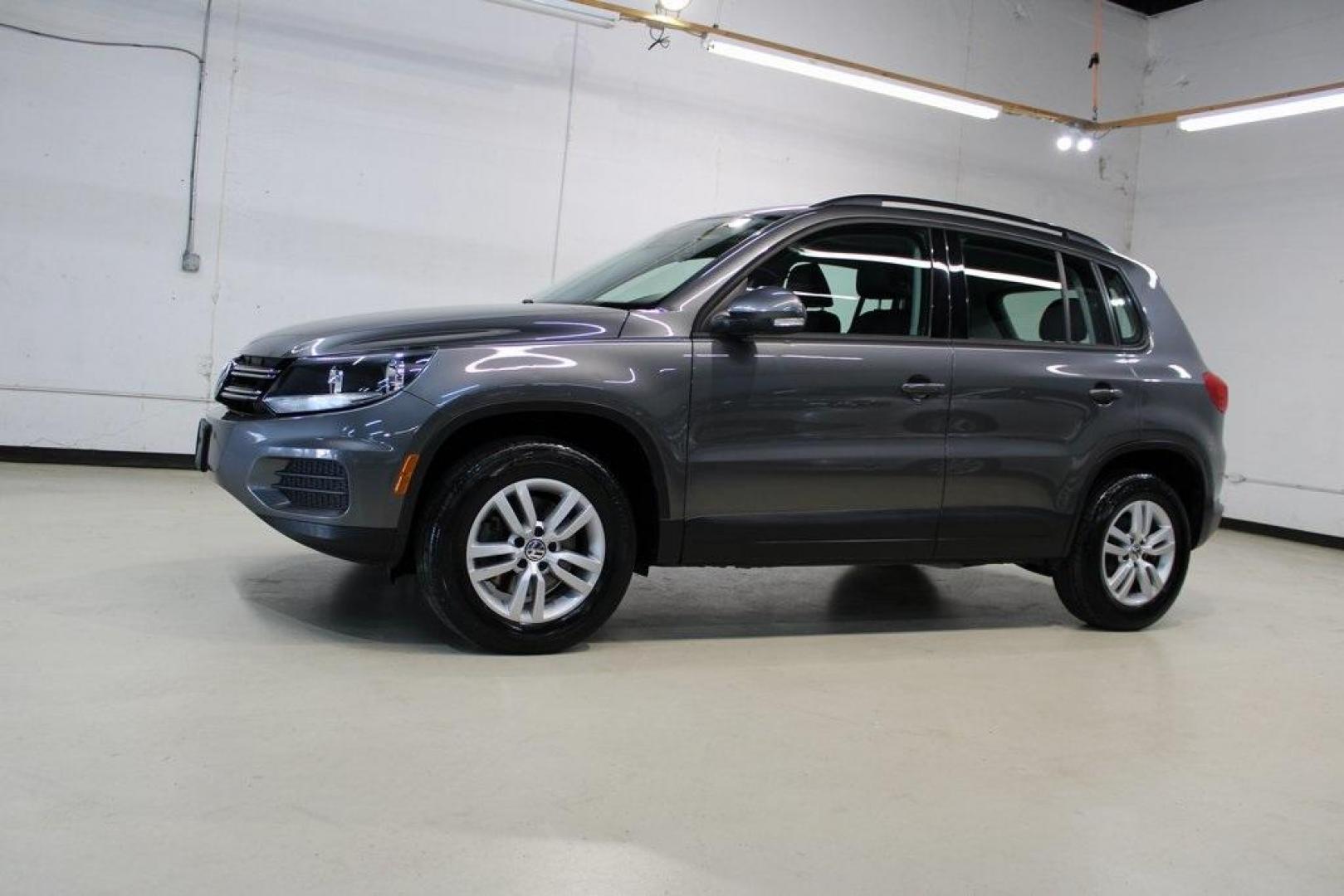 2016 Pepper / Gray /Charcoal Black Volkswagen Tiguan S (WVGAV7AX2GW) with an 2.0L 4-Cylinder Turbocharged engine, Automatic transmission, located at 15300 Midway Rd., Addison, TX, 75001, (972) 702-0011, 32.958321, -96.838074 - Photo#4
