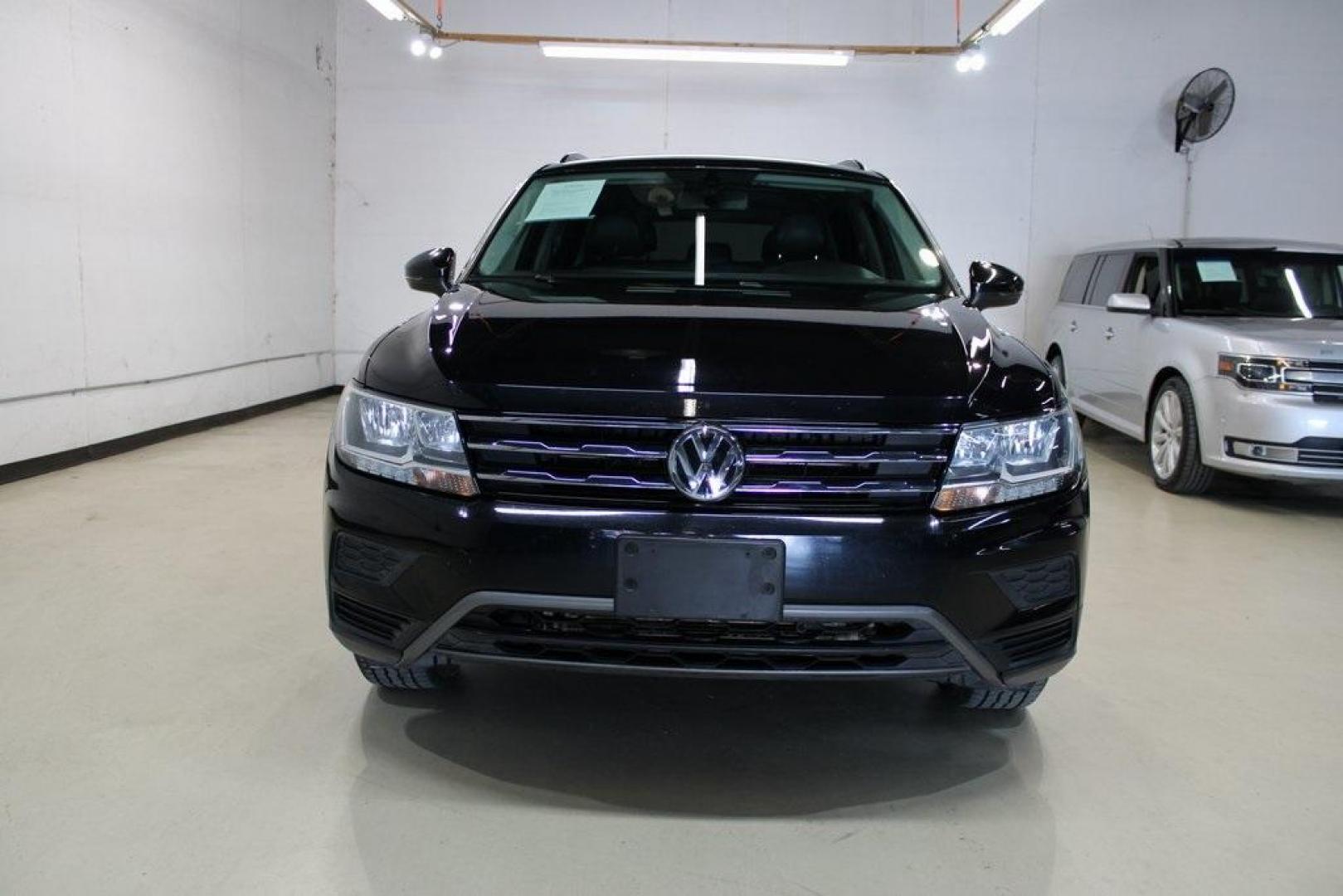 2019 Deep Black Pearl Volkswagen Tiguan 2.0T SE (3VV3B7AX0KM) with an 2.0L TSI DOHC engine, Automatic transmission, located at 15300 Midway Rd., Addison, TX, 75001, (972) 702-0011, 32.958321, -96.838074 - Photo#5