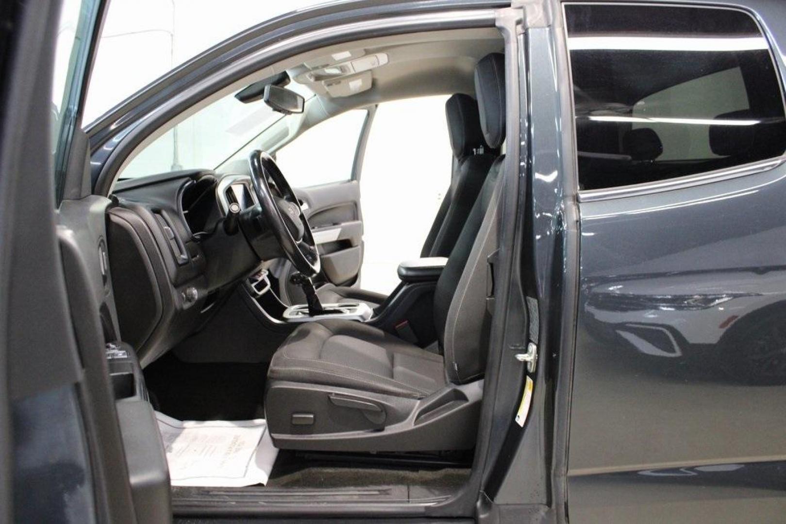 2018 Graphite Metallic /Black Chevrolet Colorado LT (1GCHSCEA0J1) with an 2.5L I4 DI DOHC VVT engine, Automatic transmission, located at 15300 Midway Rd., Addison, TX, 75001, (972) 702-0011, 32.958321, -96.838074 - Photo#13
