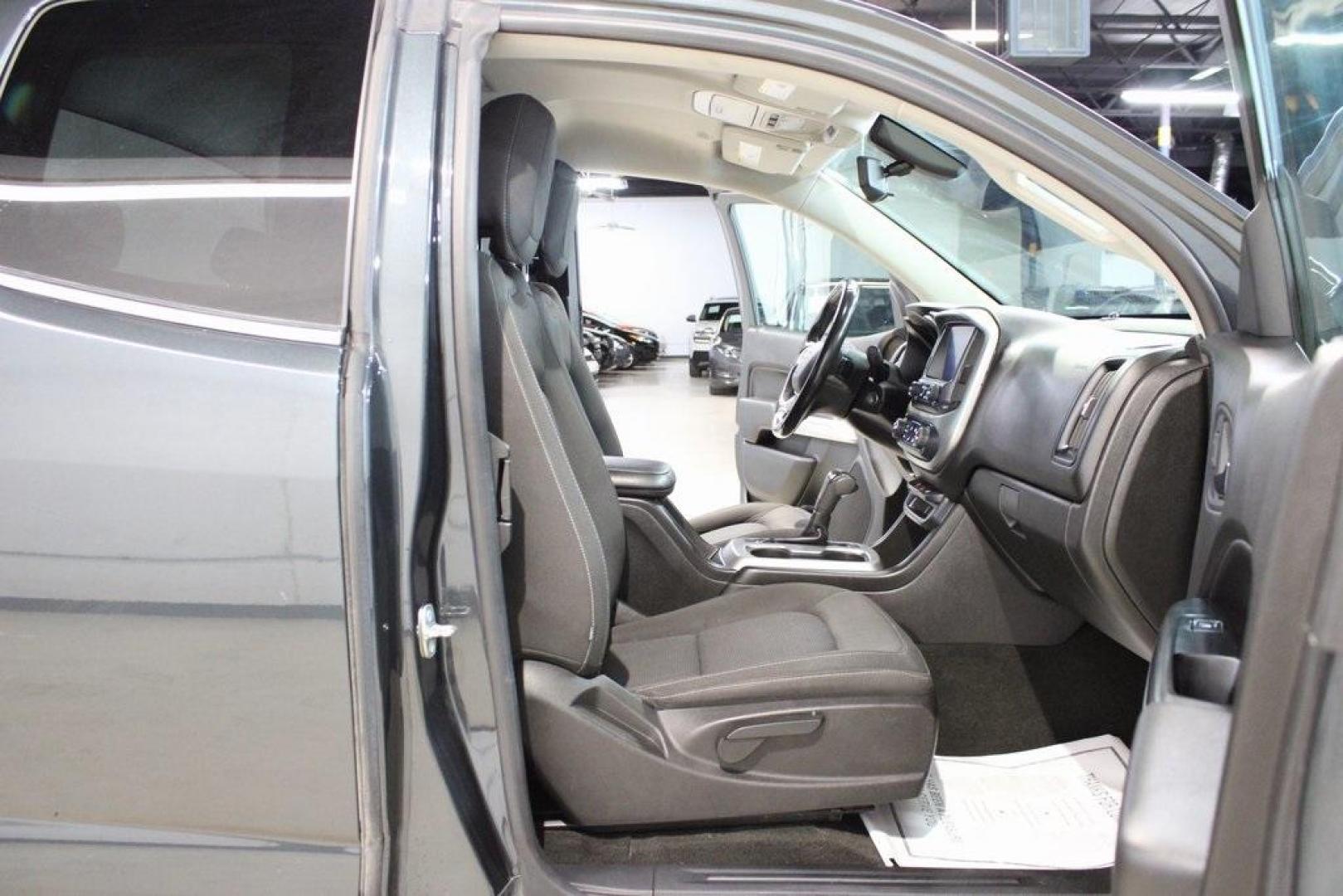 2018 Graphite Metallic /Black Chevrolet Colorado LT (1GCHSCEA0J1) with an 2.5L I4 DI DOHC VVT engine, Automatic transmission, located at 15300 Midway Rd., Addison, TX, 75001, (972) 702-0011, 32.958321, -96.838074 - Photo#14