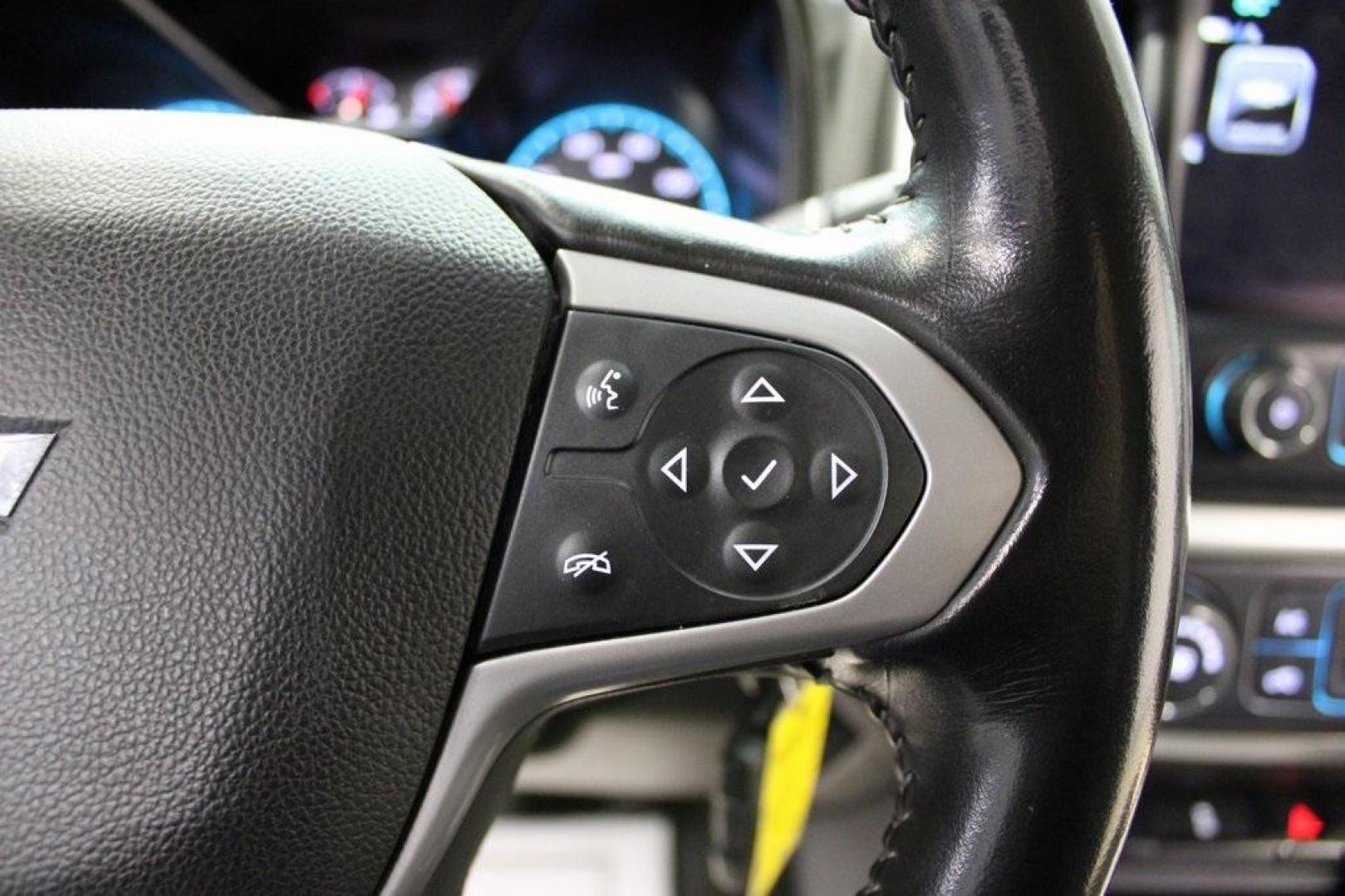 2018 Graphite Metallic /Black Chevrolet Colorado LT (1GCHSCEA0J1) with an 2.5L I4 DI DOHC VVT engine, Automatic transmission, located at 15300 Midway Rd., Addison, TX, 75001, (972) 702-0011, 32.958321, -96.838074 - Photo#23