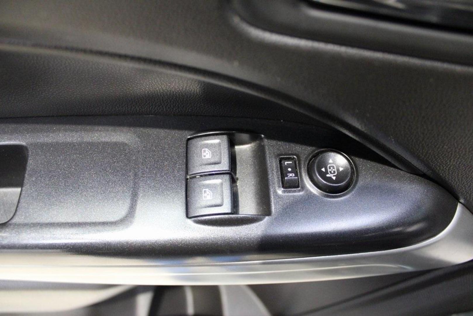 2018 Graphite Metallic /Black Chevrolet Colorado LT (1GCHSCEA0J1) with an 2.5L I4 DI DOHC VVT engine, Automatic transmission, located at 15300 Midway Rd., Addison, TX, 75001, (972) 702-0011, 32.958321, -96.838074 - Photo#26