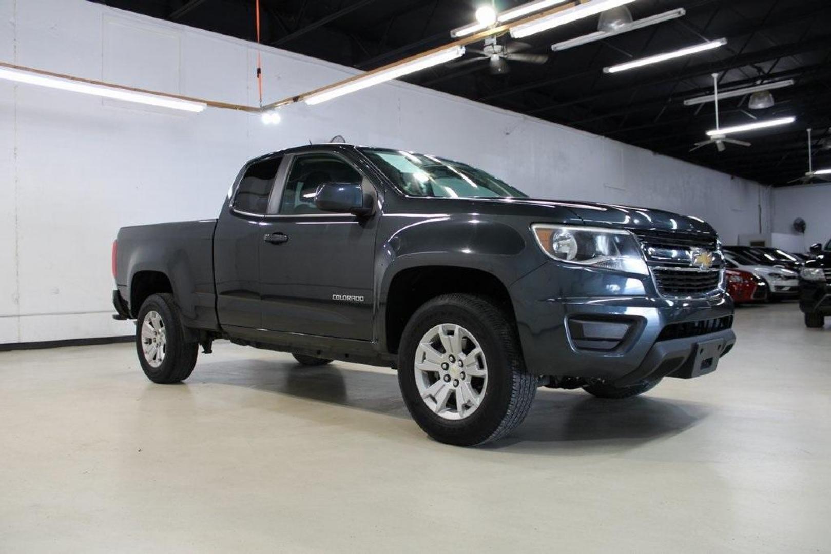 2018 Graphite Metallic /Black Chevrolet Colorado LT (1GCHSCEA0J1) with an 2.5L I4 DI DOHC VVT engine, Automatic transmission, located at 15300 Midway Rd., Addison, TX, 75001, (972) 702-0011, 32.958321, -96.838074 - Photo#6