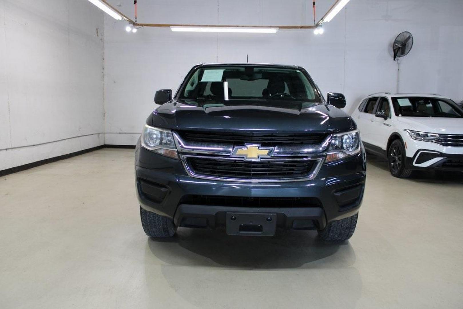 2018 Graphite Metallic /Black Chevrolet Colorado LT (1GCHSCEA0J1) with an 2.5L I4 DI DOHC VVT engine, Automatic transmission, located at 15300 Midway Rd., Addison, TX, 75001, (972) 702-0011, 32.958321, -96.838074 - Photo#7