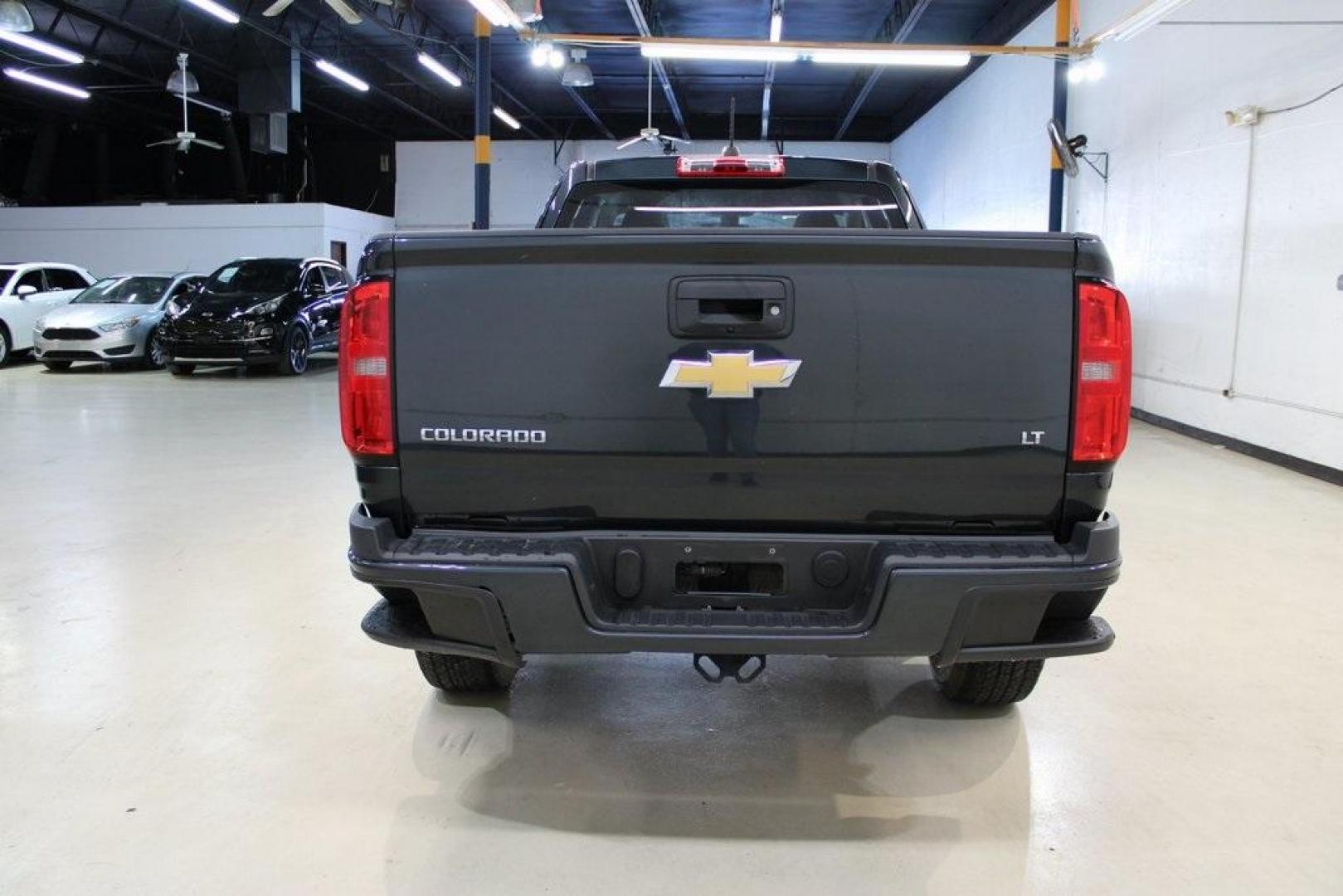 2018 Graphite Metallic /Black Chevrolet Colorado LT (1GCHSCEA0J1) with an 2.5L I4 DI DOHC VVT engine, Automatic transmission, located at 15300 Midway Rd., Addison, TX, 75001, (972) 702-0011, 32.958321, -96.838074 - Photo#8