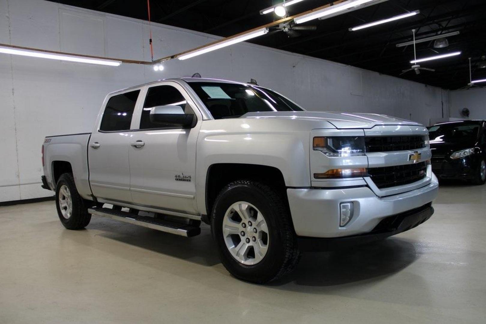 2018 Silver Ice Metallic /Black Chevrolet Silverado 1500 LT (3GCUKREC4JG) with an EcoTec3 5.3L V8 engine, Automatic transmission, located at 15300 Midway Rd., Addison, TX, 75001, (972) 702-0011, 32.958321, -96.838074 - Photo#6