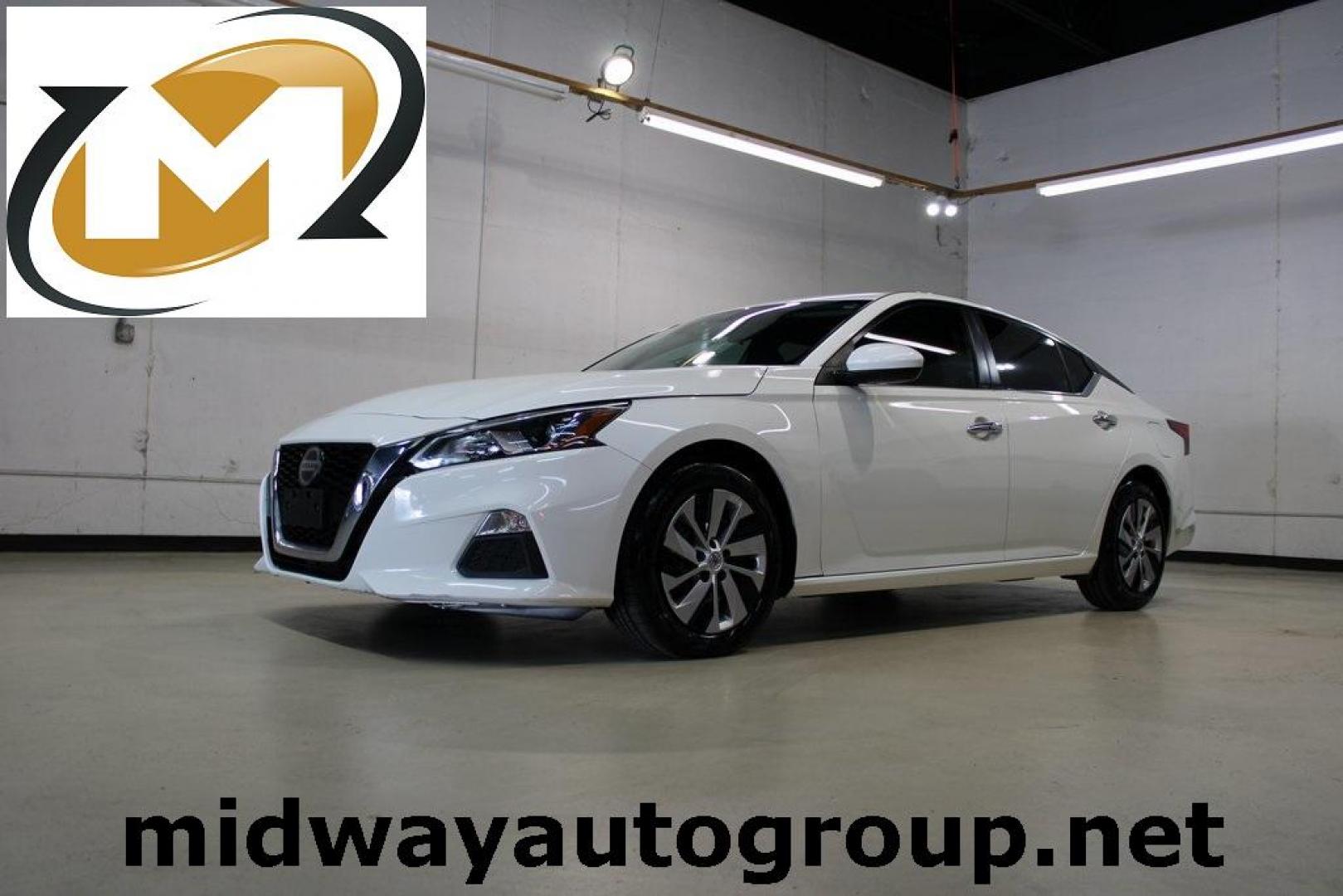 2019 Glacier White /Charcoal Nissan Altima 2.5 S (1N4BL4BV8KC) with an 2.5L 4-Cylinder DOHC 16V engine, CVT transmission, located at 15300 Midway Rd., Addison, TX, 75001, (972) 702-0011, 32.958321, -96.838074 - Photo#0