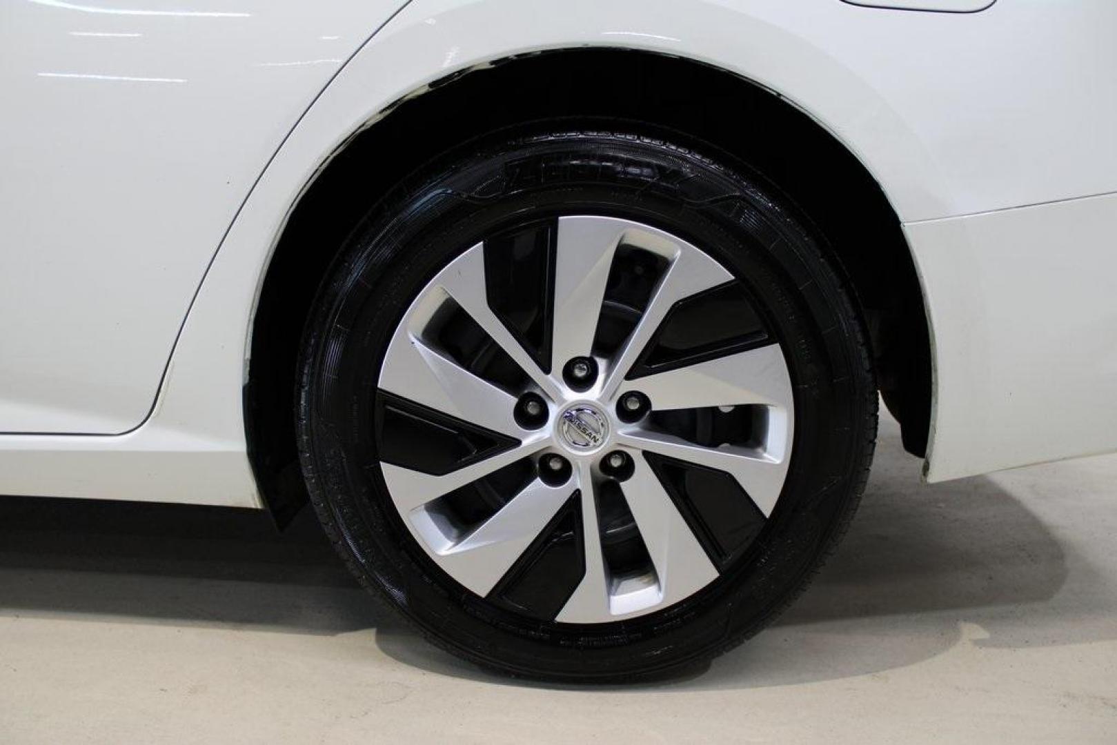 2019 Glacier White /Charcoal Nissan Altima 2.5 S (1N4BL4BV8KC) with an 2.5L 4-Cylinder DOHC 16V engine, CVT transmission, located at 15300 Midway Rd., Addison, TX, 75001, (972) 702-0011, 32.958321, -96.838074 - Photo#9