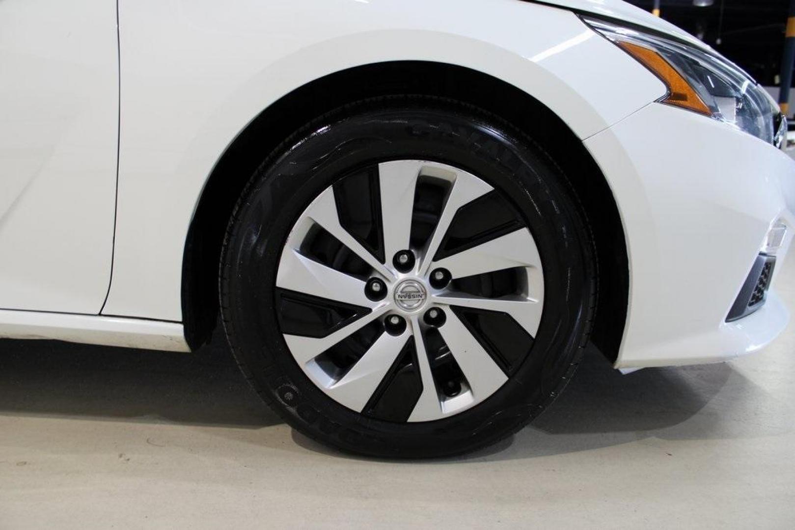 2019 Glacier White /Charcoal Nissan Altima 2.5 S (1N4BL4BV8KC) with an 2.5L 4-Cylinder DOHC 16V engine, CVT transmission, located at 15300 Midway Rd., Addison, TX, 75001, (972) 702-0011, 32.958321, -96.838074 - Photo#11