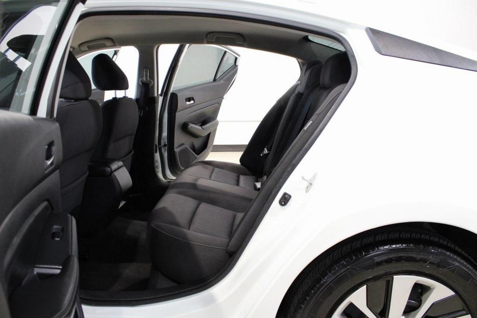 2019 Glacier White /Charcoal Nissan Altima 2.5 S (1N4BL4BV8KC) with an 2.5L 4-Cylinder DOHC 16V engine, CVT transmission, located at 15300 Midway Rd., Addison, TX, 75001, (972) 702-0011, 32.958321, -96.838074 - Photo#16