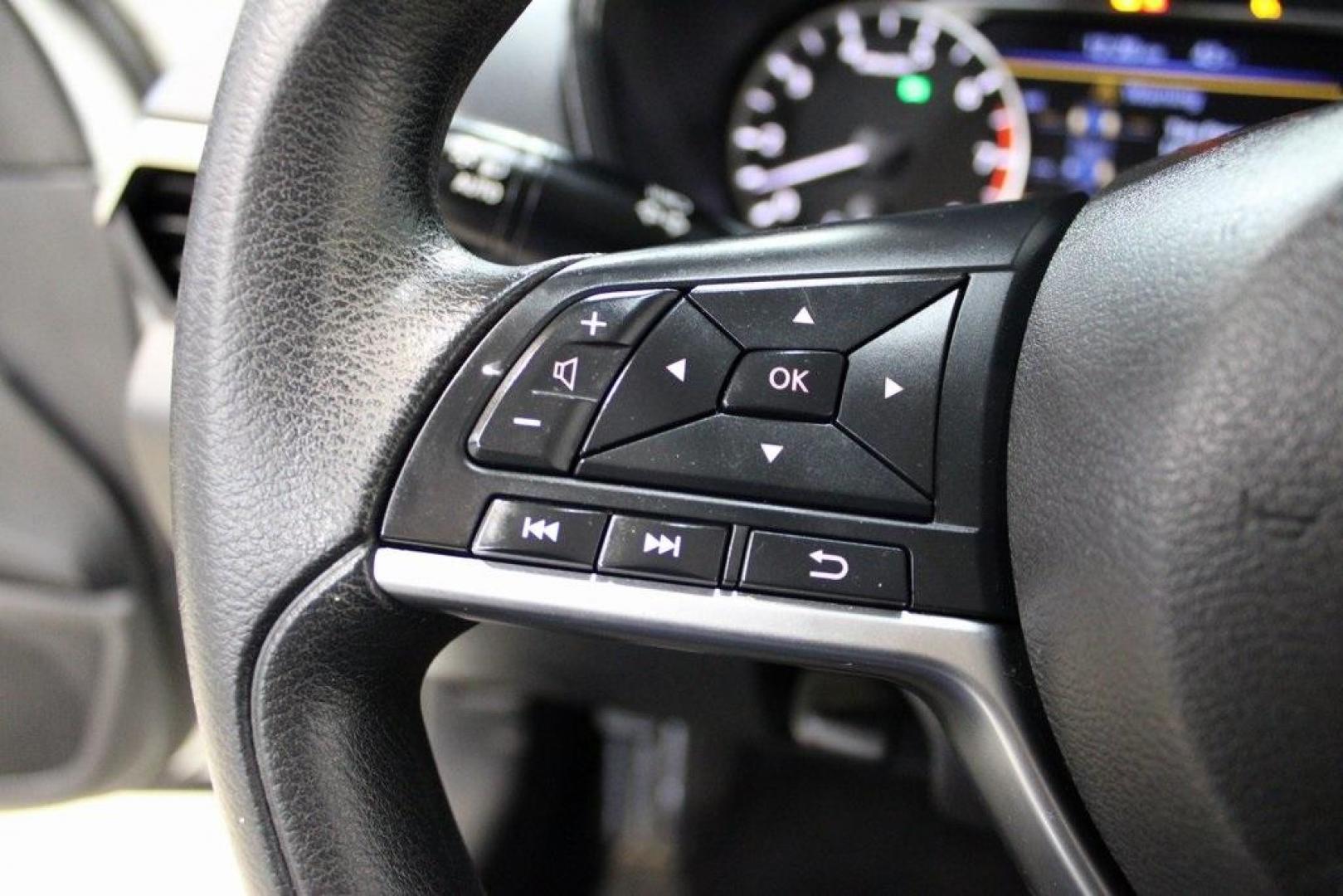 2019 Glacier White /Charcoal Nissan Altima 2.5 S (1N4BL4BV8KC) with an 2.5L 4-Cylinder DOHC 16V engine, CVT transmission, located at 15300 Midway Rd., Addison, TX, 75001, (972) 702-0011, 32.958321, -96.838074 - Photo#24