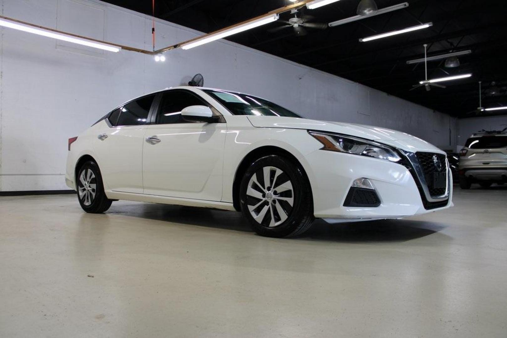 2019 Glacier White /Charcoal Nissan Altima 2.5 S (1N4BL4BV8KC) with an 2.5L 4-Cylinder DOHC 16V engine, CVT transmission, located at 15300 Midway Rd., Addison, TX, 75001, (972) 702-0011, 32.958321, -96.838074 - Photo#6