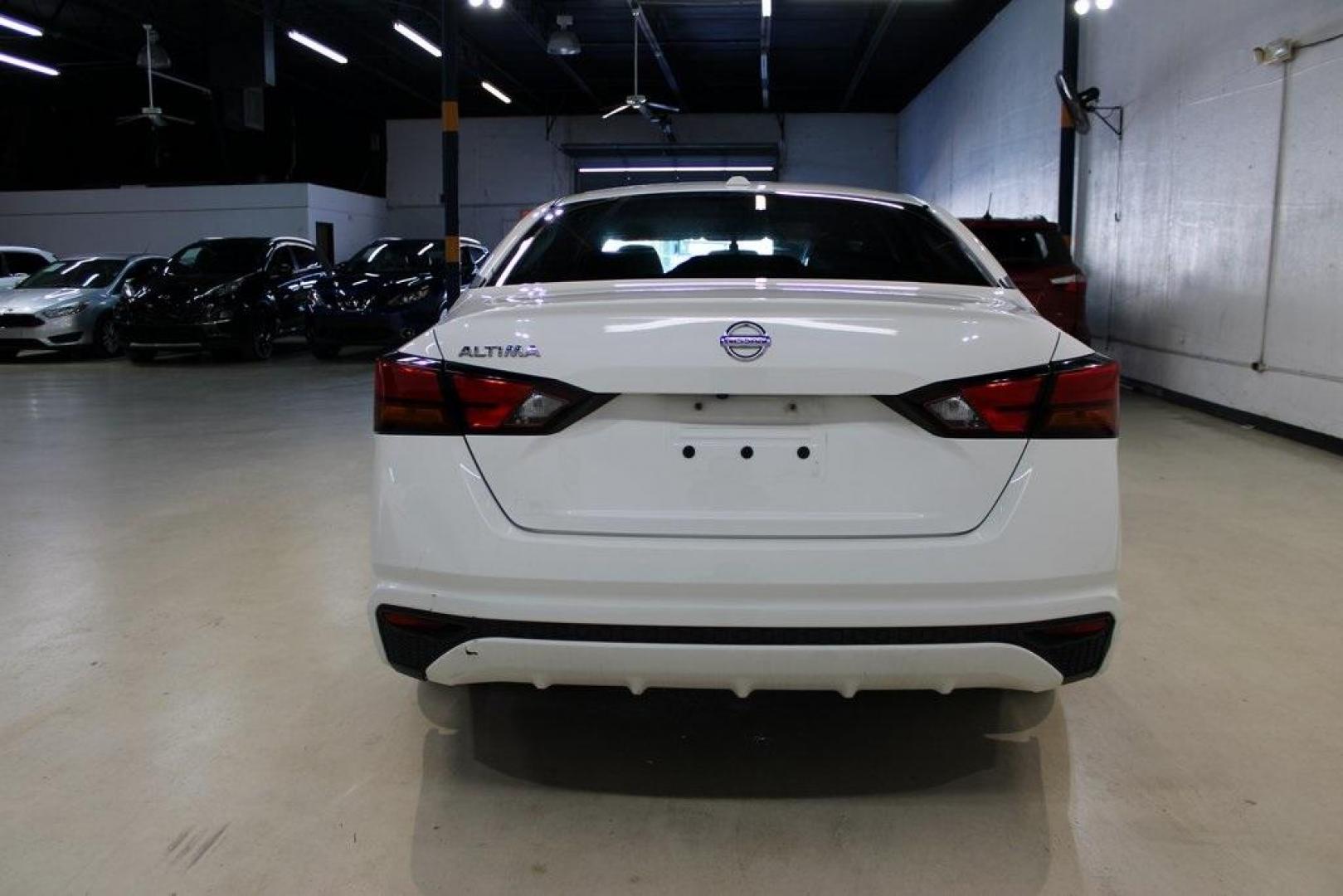 2019 Glacier White /Charcoal Nissan Altima 2.5 S (1N4BL4BV8KC) with an 2.5L 4-Cylinder DOHC 16V engine, CVT transmission, located at 15300 Midway Rd., Addison, TX, 75001, (972) 702-0011, 32.958321, -96.838074 - Photo#7
