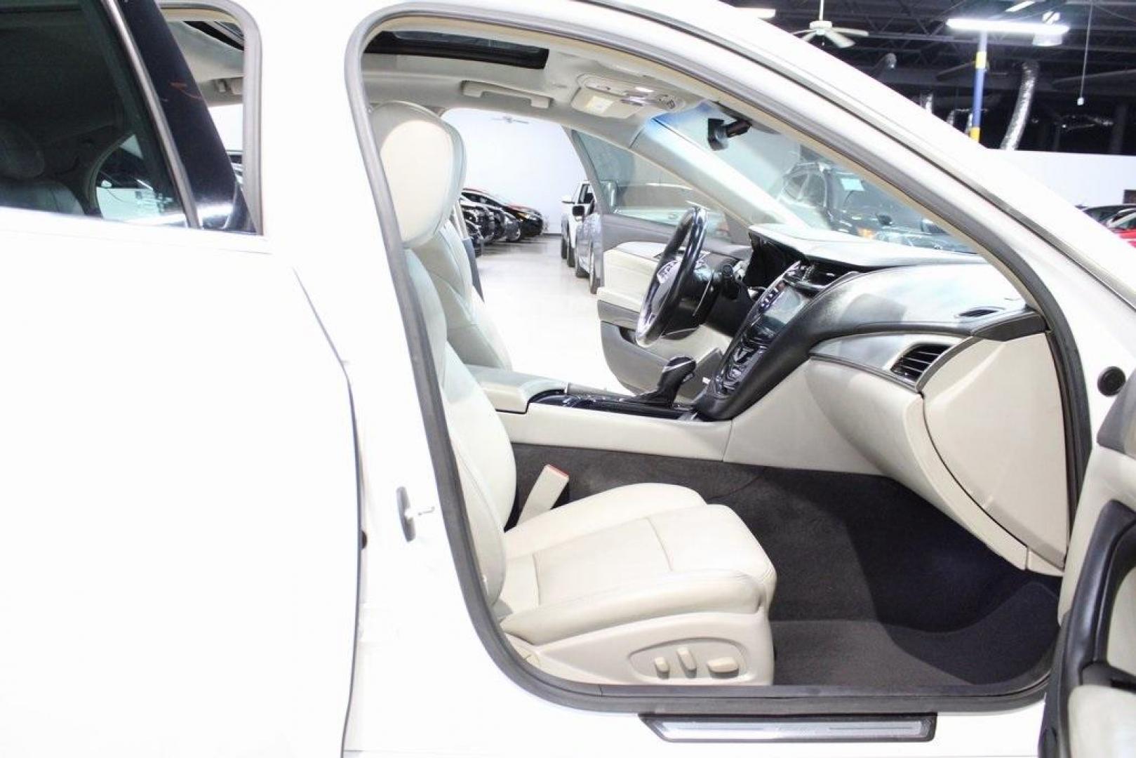 2019 Crystal White Tricoat /Light Platinum With Jet Black Accents Cadillac CTS 2.0L Turbo Luxury (1G6AR5SX9K0) with an 2.0L Turbo I4 DI DOHC VVT engine, Automatic transmission, located at 15300 Midway Rd., Addison, TX, 75001, (972) 702-0011, 32.958321, -96.838074 - Photo#14
