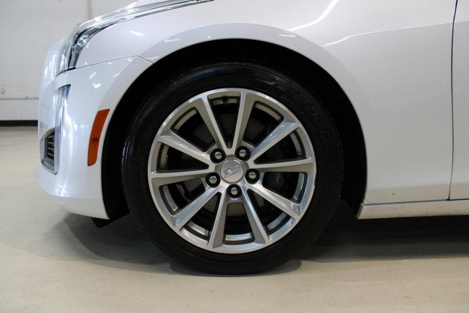 2019 Crystal White Tricoat /Light Platinum With Jet Black Accents Cadillac CTS 2.0L Turbo Luxury (1G6AR5SX9K0) with an 2.0L Turbo I4 DI DOHC VVT engine, Automatic transmission, located at 15300 Midway Rd., Addison, TX, 75001, (972) 702-0011, 32.958321, -96.838074 - Photo#8