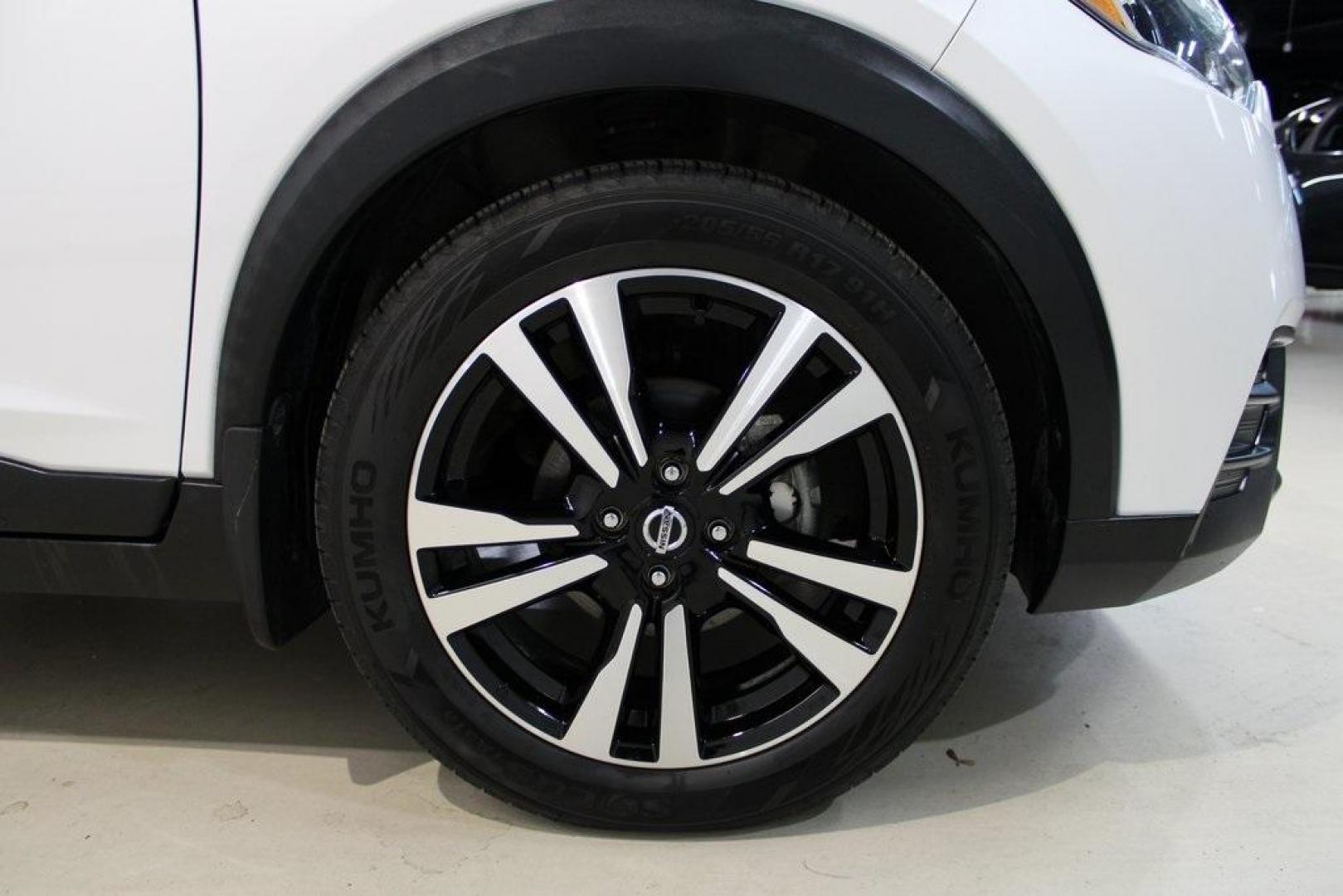 2019 Aspen White Tricoat /Charcoal Nissan Kicks SV (3N1CP5CU4KL) with an 1.6L 4-Cylinder DOHC 16V engine, CVT transmission, located at 15300 Midway Rd., Addison, TX, 75001, (972) 702-0011, 32.958321, -96.838074 - Photo#11