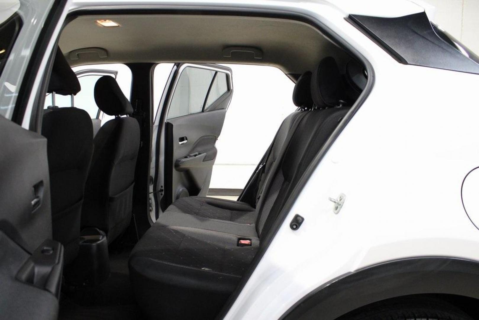 2019 Aspen White Tricoat /Charcoal Nissan Kicks SV (3N1CP5CU4KL) with an 1.6L 4-Cylinder DOHC 16V engine, CVT transmission, located at 15300 Midway Rd., Addison, TX, 75001, (972) 702-0011, 32.958321, -96.838074 - Photo#15