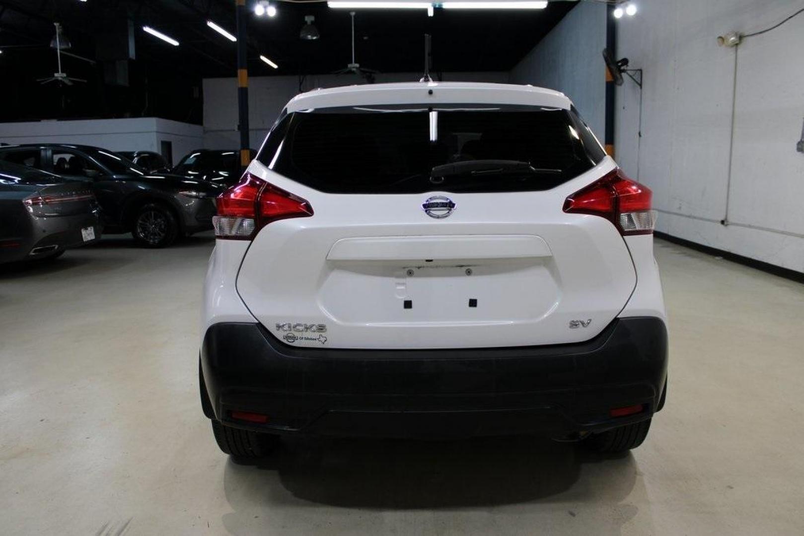 2019 Aspen White Tricoat /Charcoal Nissan Kicks SV (3N1CP5CU4KL) with an 1.6L 4-Cylinder DOHC 16V engine, CVT transmission, located at 15300 Midway Rd., Addison, TX, 75001, (972) 702-0011, 32.958321, -96.838074 - Photo#7