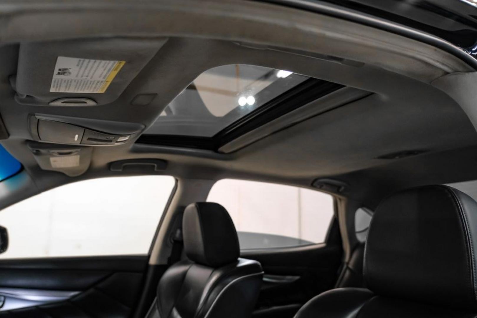 2019 Black Obsidian /Graphite INFINITI Q70L 3.7 (JN1BY1PP7KM) with an 3.7L V6 DOHC 24V VVEL engine, Automatic transmission, located at 15300 Midway Rd., Addison, TX, 75001, (972) 702-0011, 32.958321, -96.838074- Photo#4