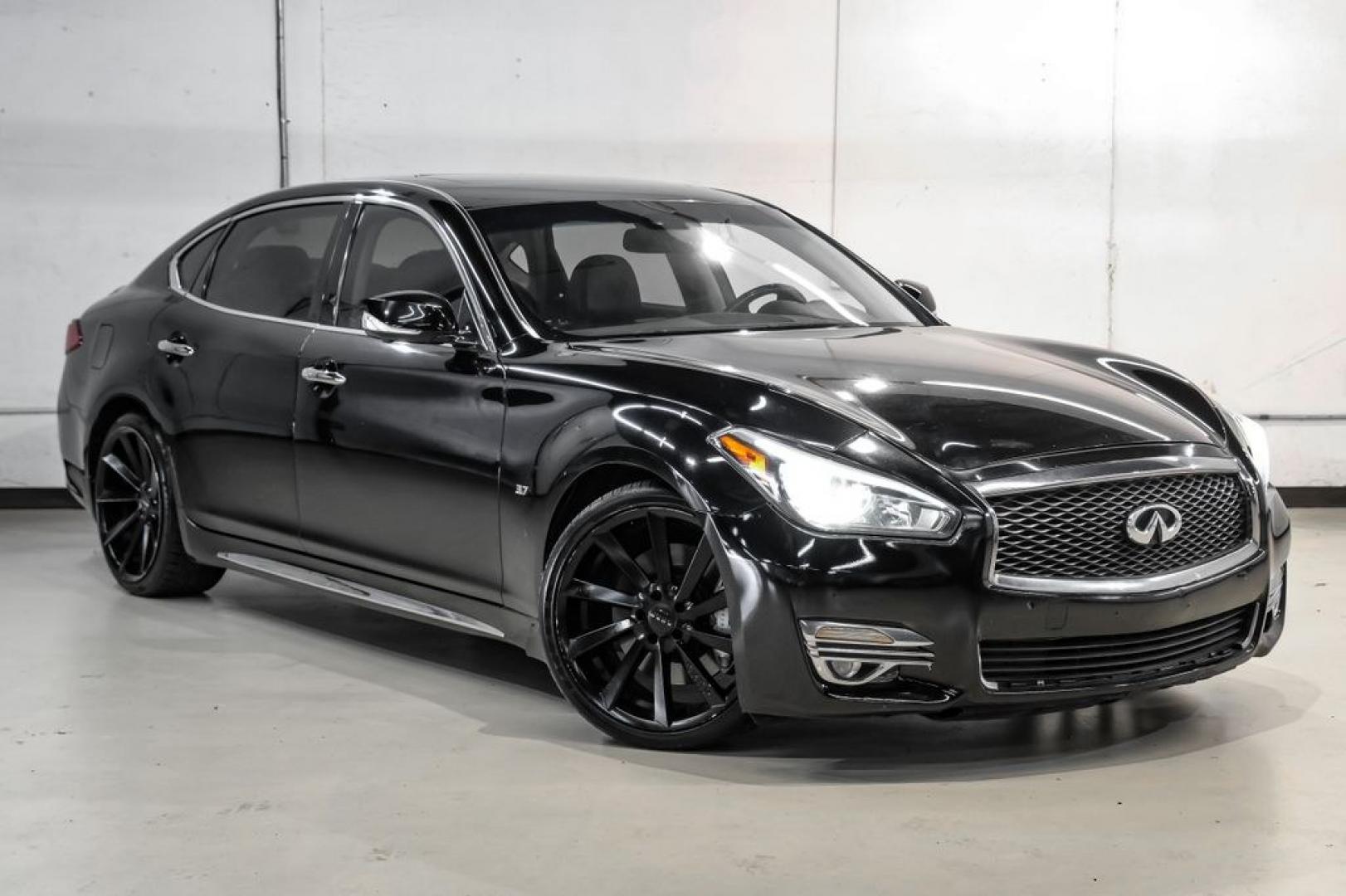 2019 Black Obsidian /Graphite INFINITI Q70L 3.7 (JN1BY1PP7KM) with an 3.7L V6 DOHC 24V VVEL engine, Automatic transmission, located at 15300 Midway Rd., Addison, TX, 75001, (972) 702-0011, 32.958321, -96.838074- Photo#6