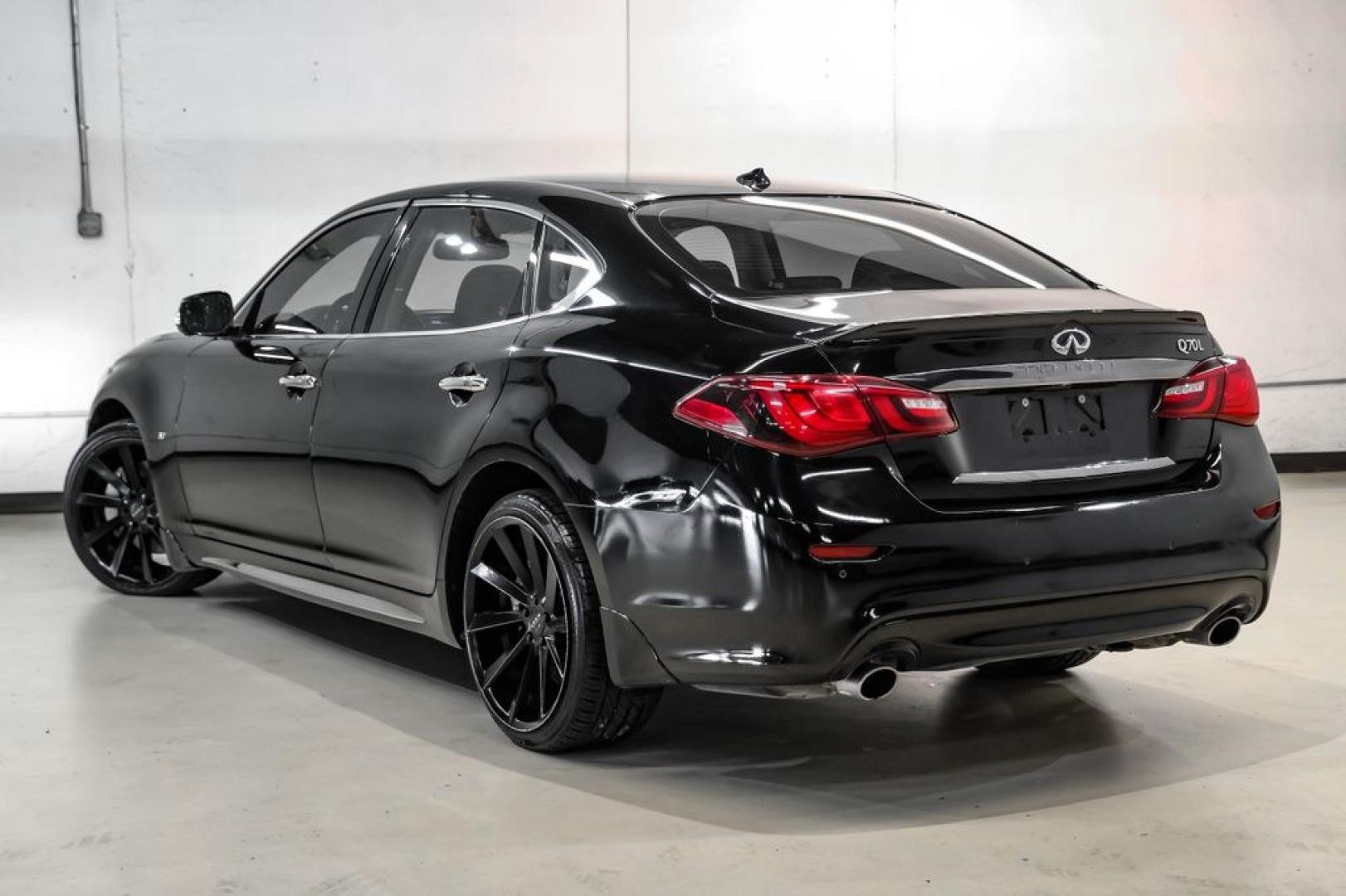 2019 Black Obsidian /Graphite INFINITI Q70L 3.7 (JN1BY1PP7KM) with an 3.7L V6 DOHC 24V VVEL engine, Automatic transmission, located at 15300 Midway Rd., Addison, TX, 75001, (972) 702-0011, 32.958321, -96.838074- Photo#10